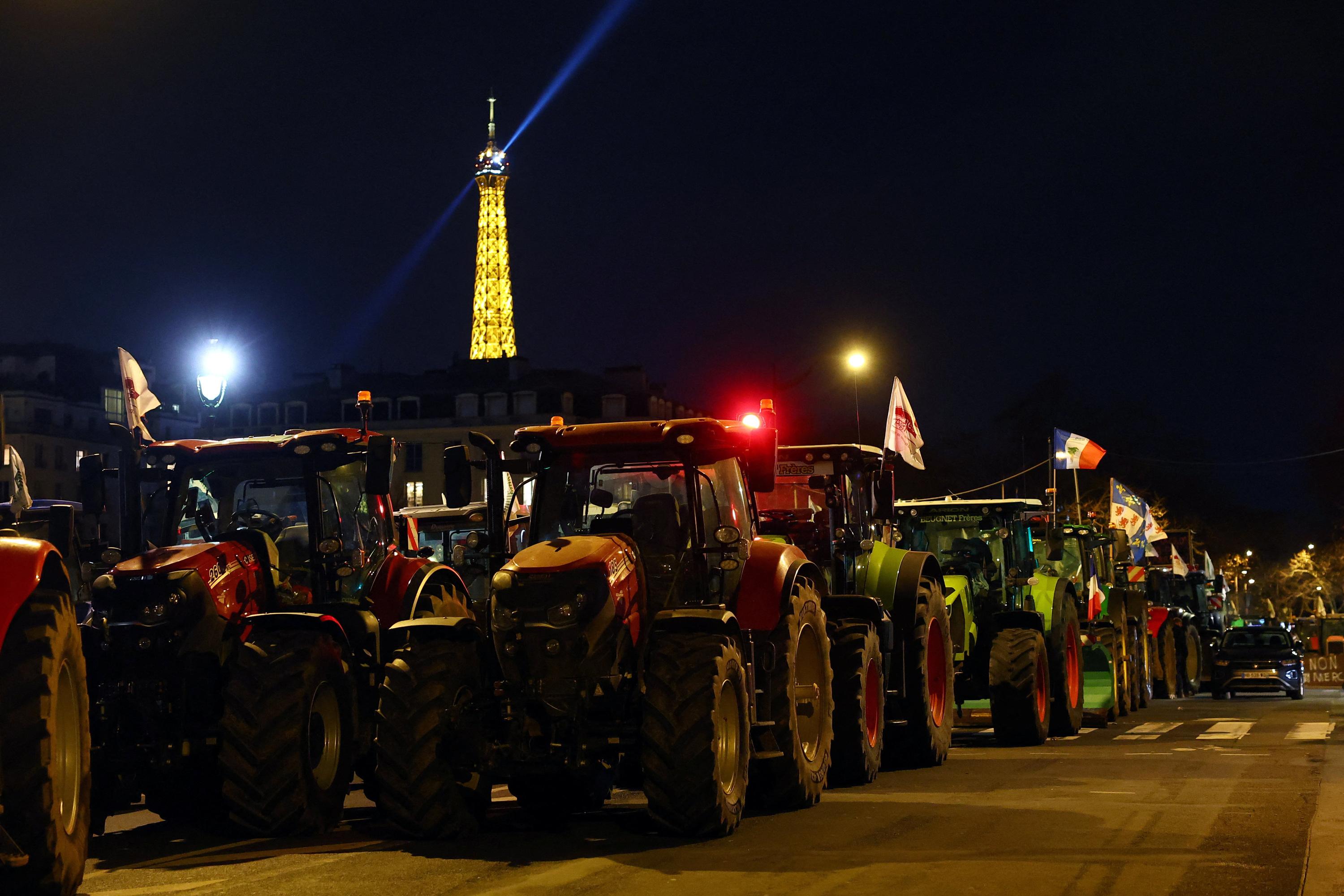 French Farmers Continue Protests as Government Doubles Support Fund