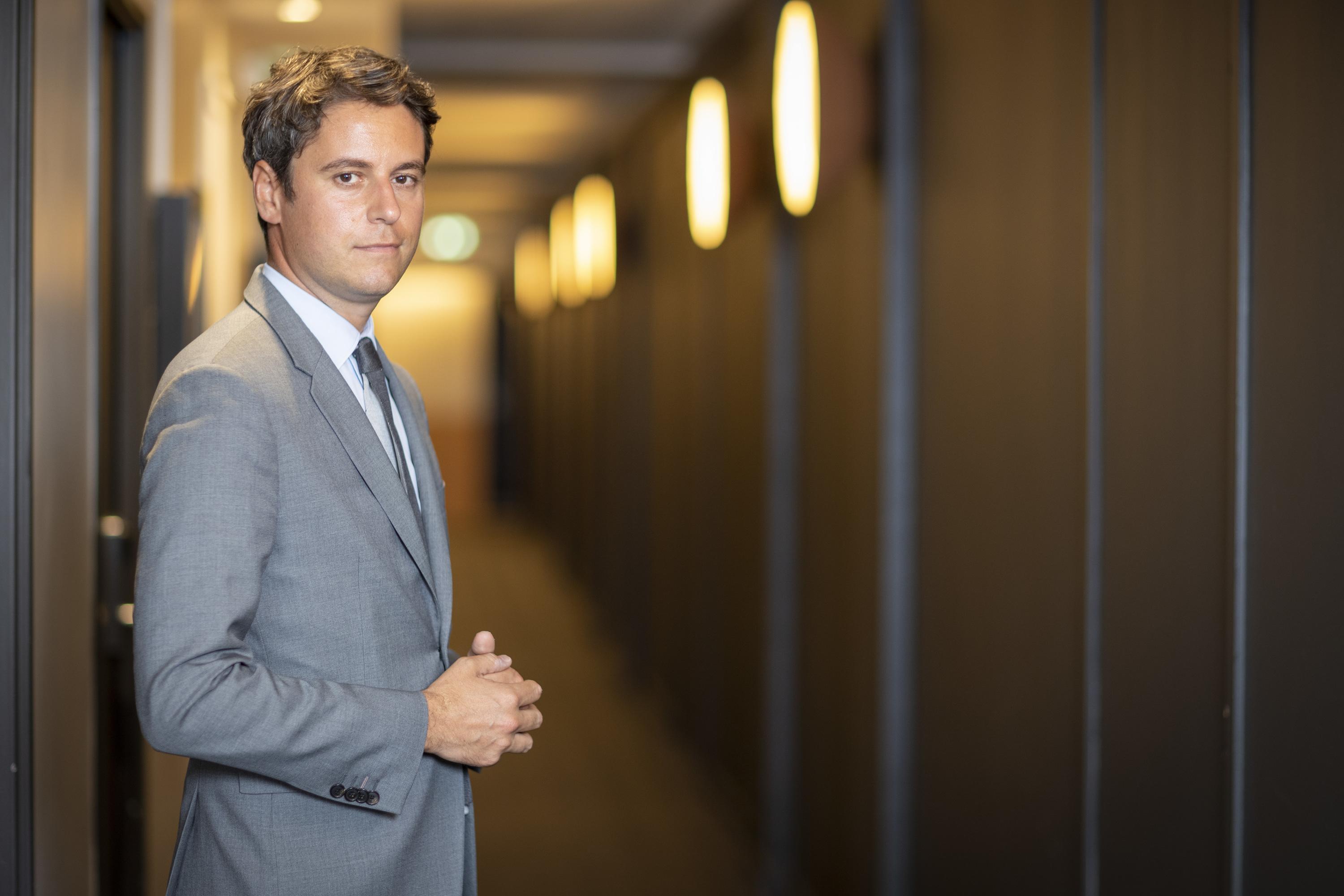 Gabriel Attal soutient Macron à l'international mais estime le quinquennat fini au niveau national