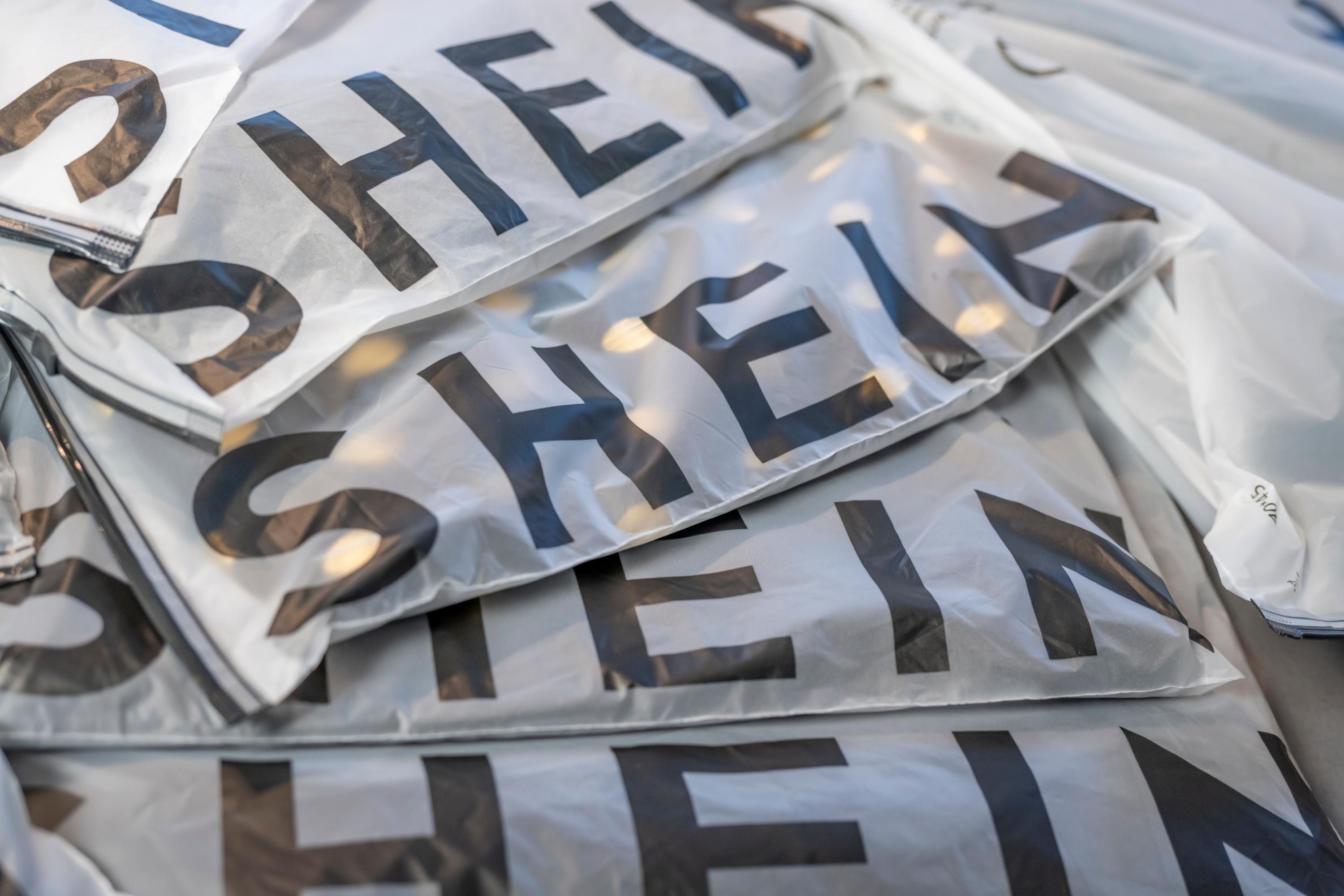 Taxe sur les petits colis : devrez-vous payer deux euros de plus par article dès le 1er mars ?