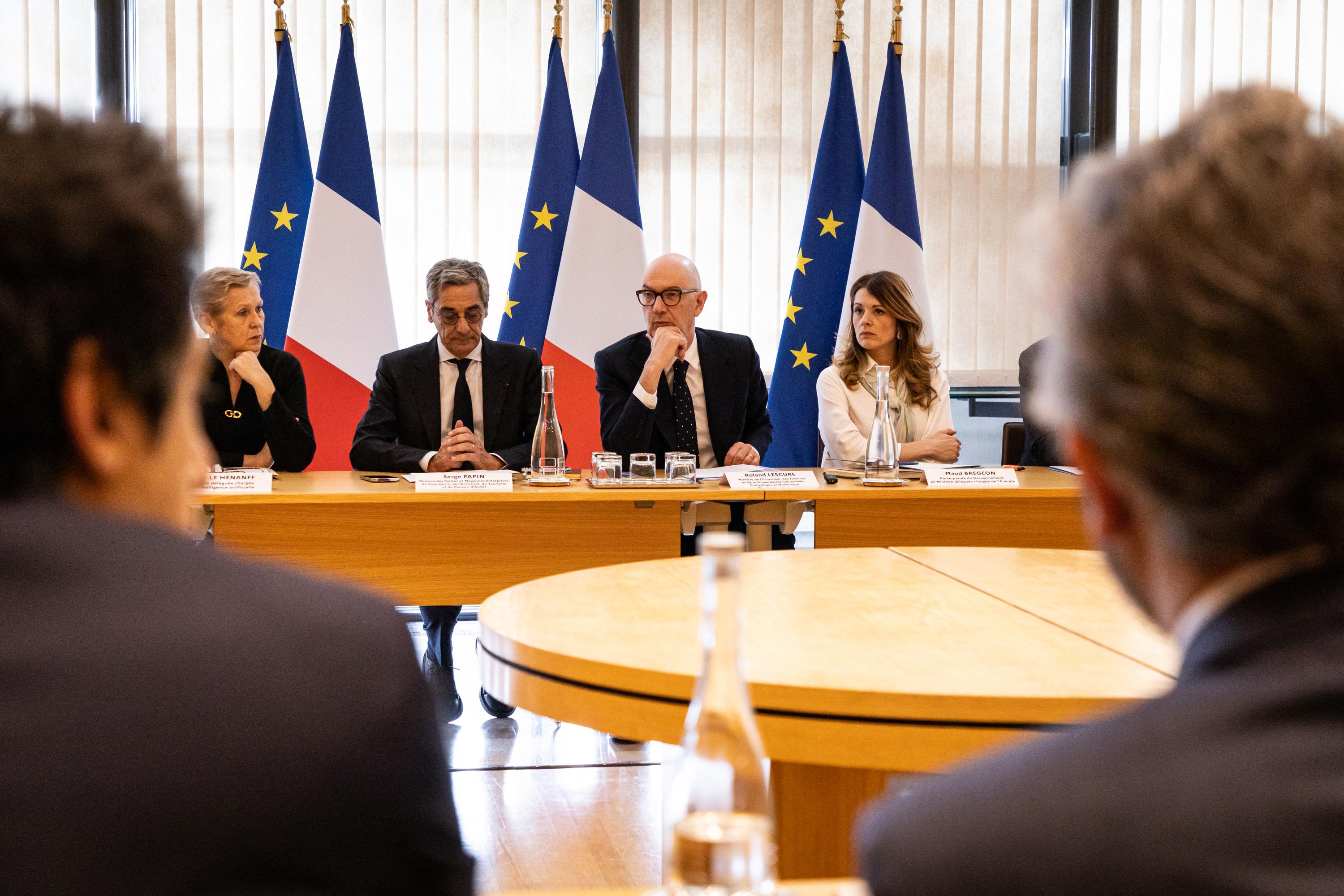 Guerre en Iran : comment Bercy se mobilise à tous les étages pour calmer les consommateurs et les marchés