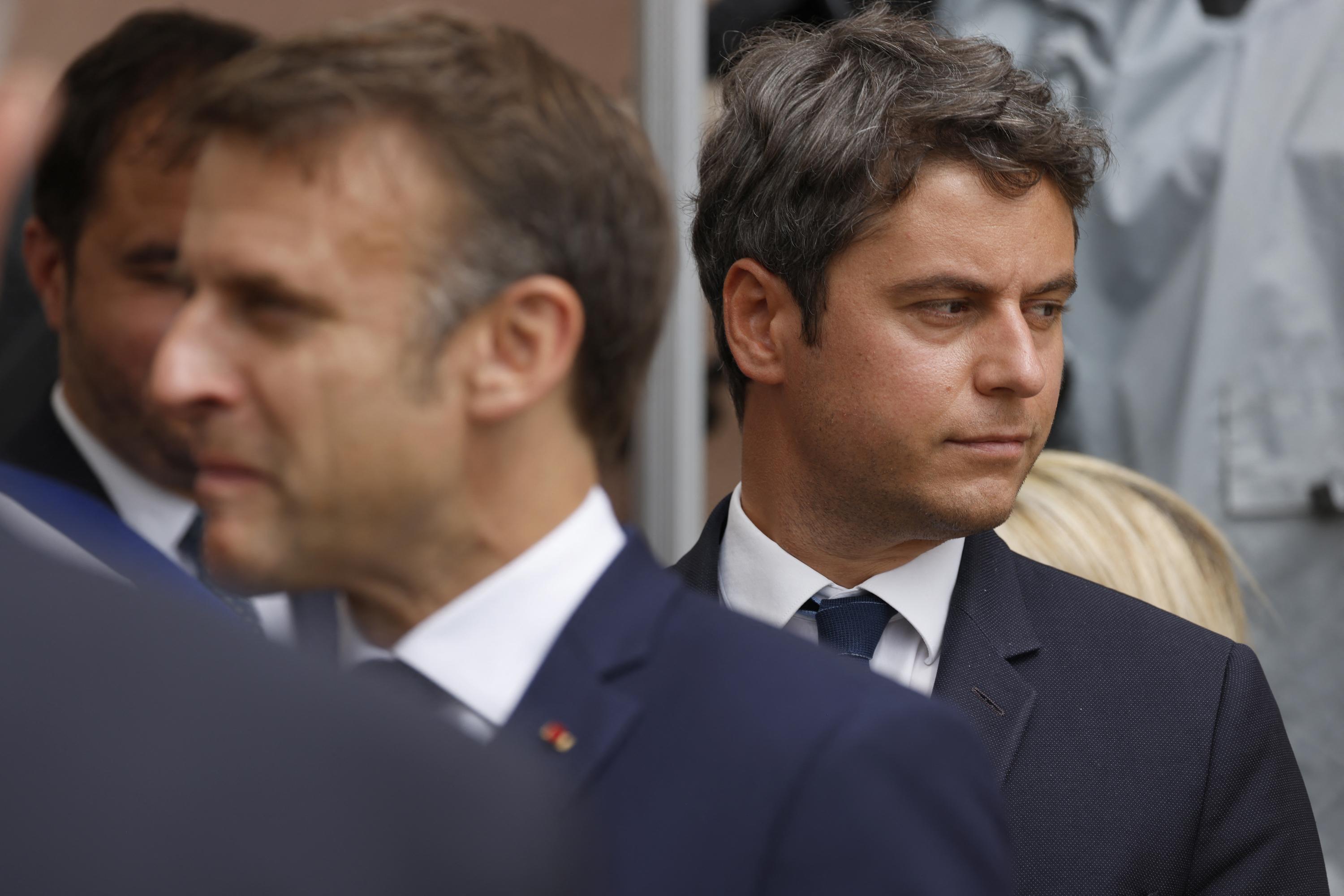 Municipales 2026 : derrière la discrétion d’Emmanuel Macron, la tentation de faire porter l’échec annoncé à Gabriel Attal