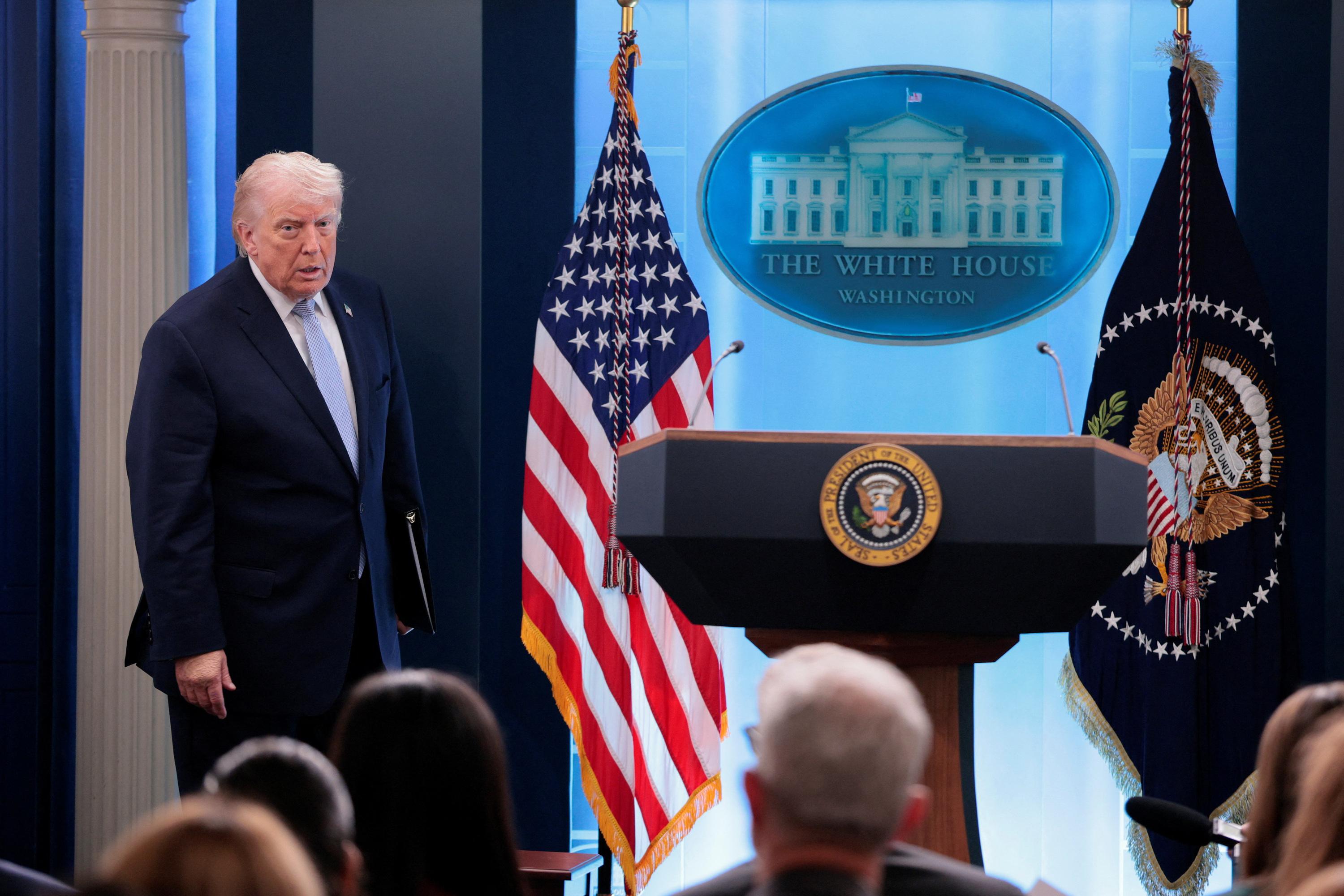 Face à l’Iran, Donald Trump poursuit son cavalier seul