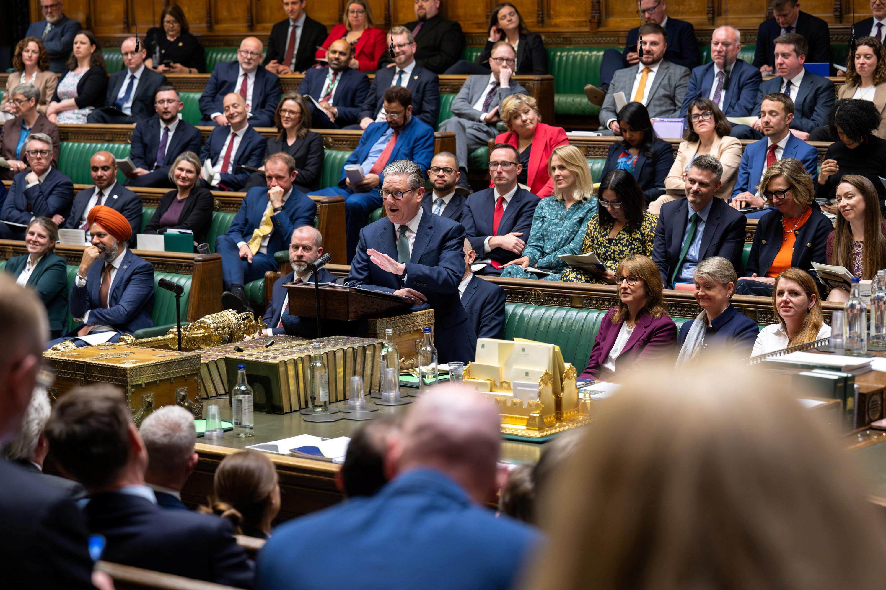 Le Parlement britannique adopte une loi interdisant la vente de cigarettes au Royaume-Uni à toutes les personnes nées après 2008