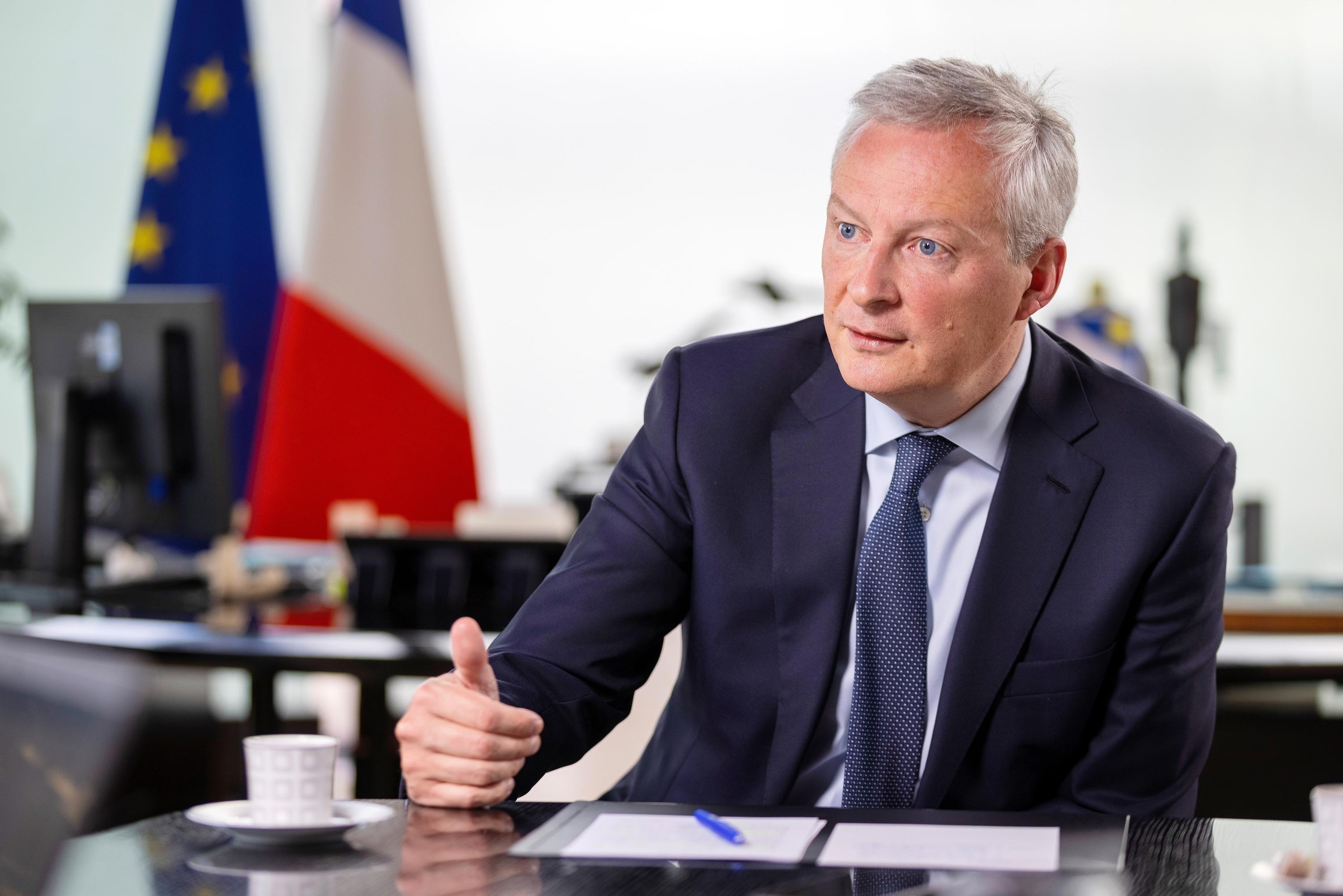 «Cette impuissance fait le jeu des extrêmes» : Bruno Le Maire déplore que «les politiques ne décident plus de rien»