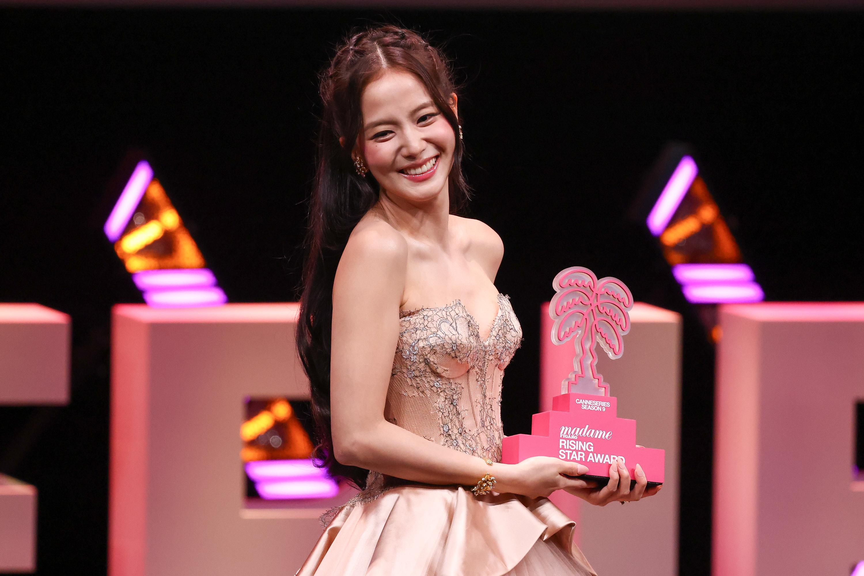 Jisoo, lauréate du Madame Figaro Rising Star Award à Canneséries: «Ce titre me donne de la force»