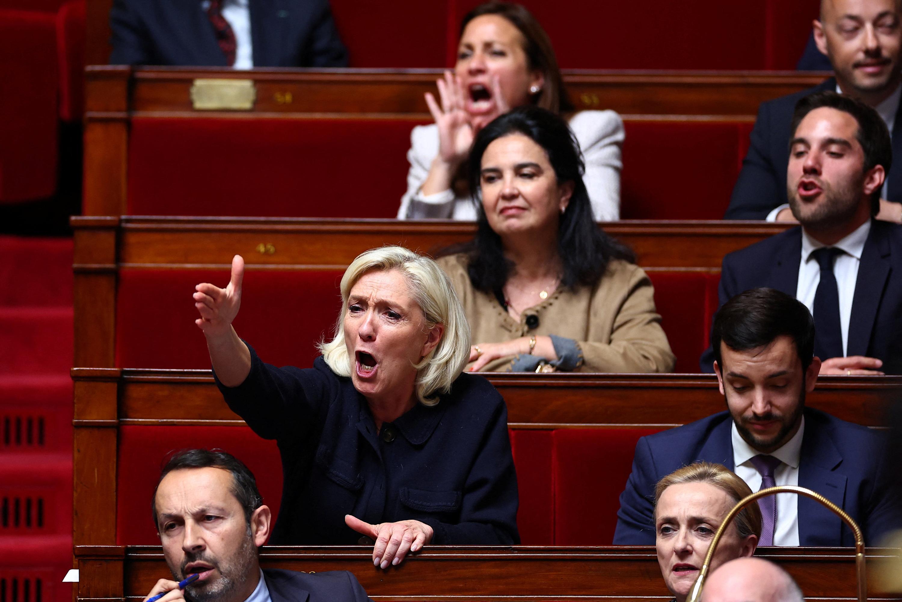Foot : après le lynchage de Matthéo, 9 ans, Marine Le Pen dénonce «l'ultra-violence» des «compétitions réservées aux enfants»