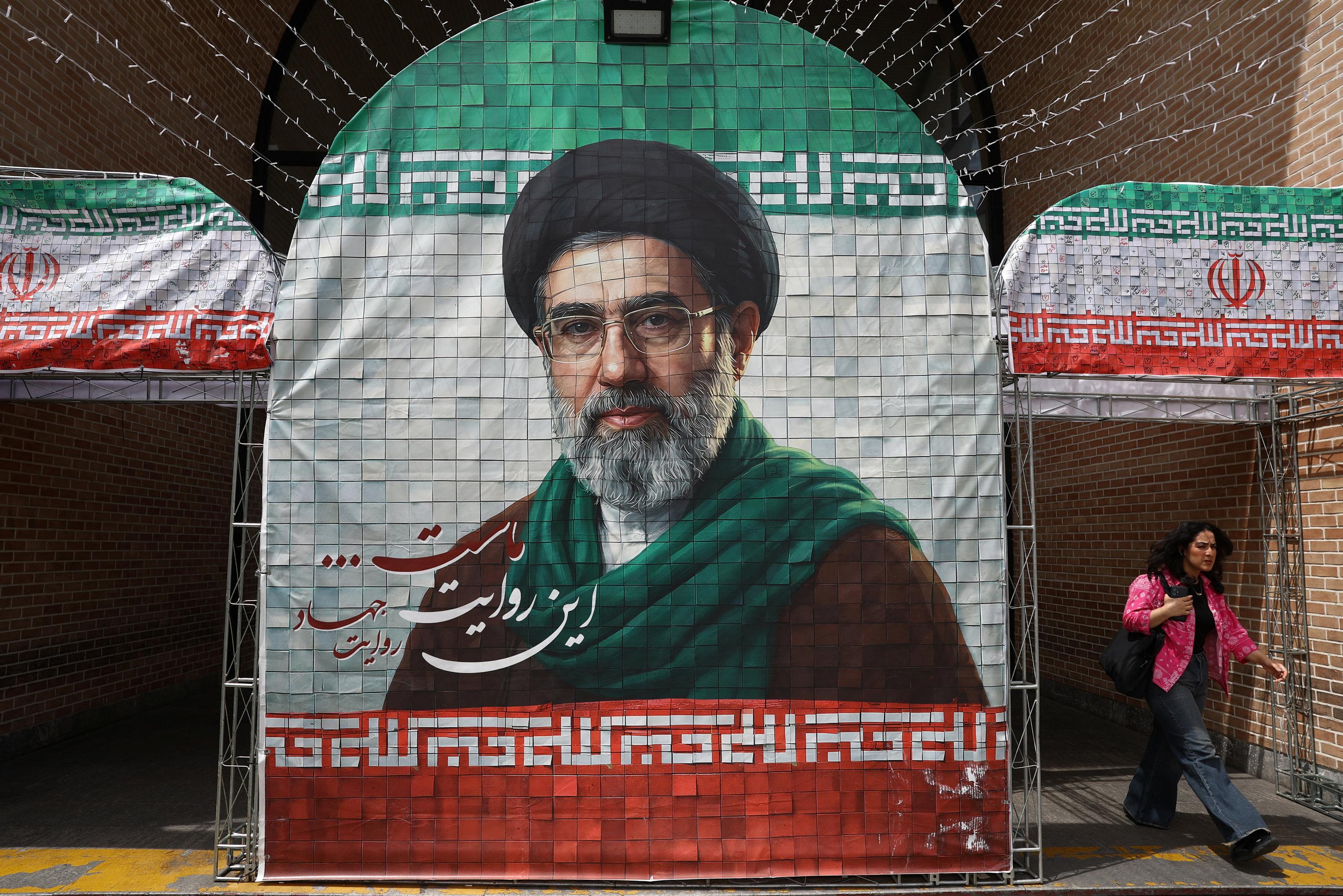 «Nous espérons que vos efforts dévoués aboutiront à des résultats fructueux» : le guide suprême iranien appelle la population à faire plus d'enfants