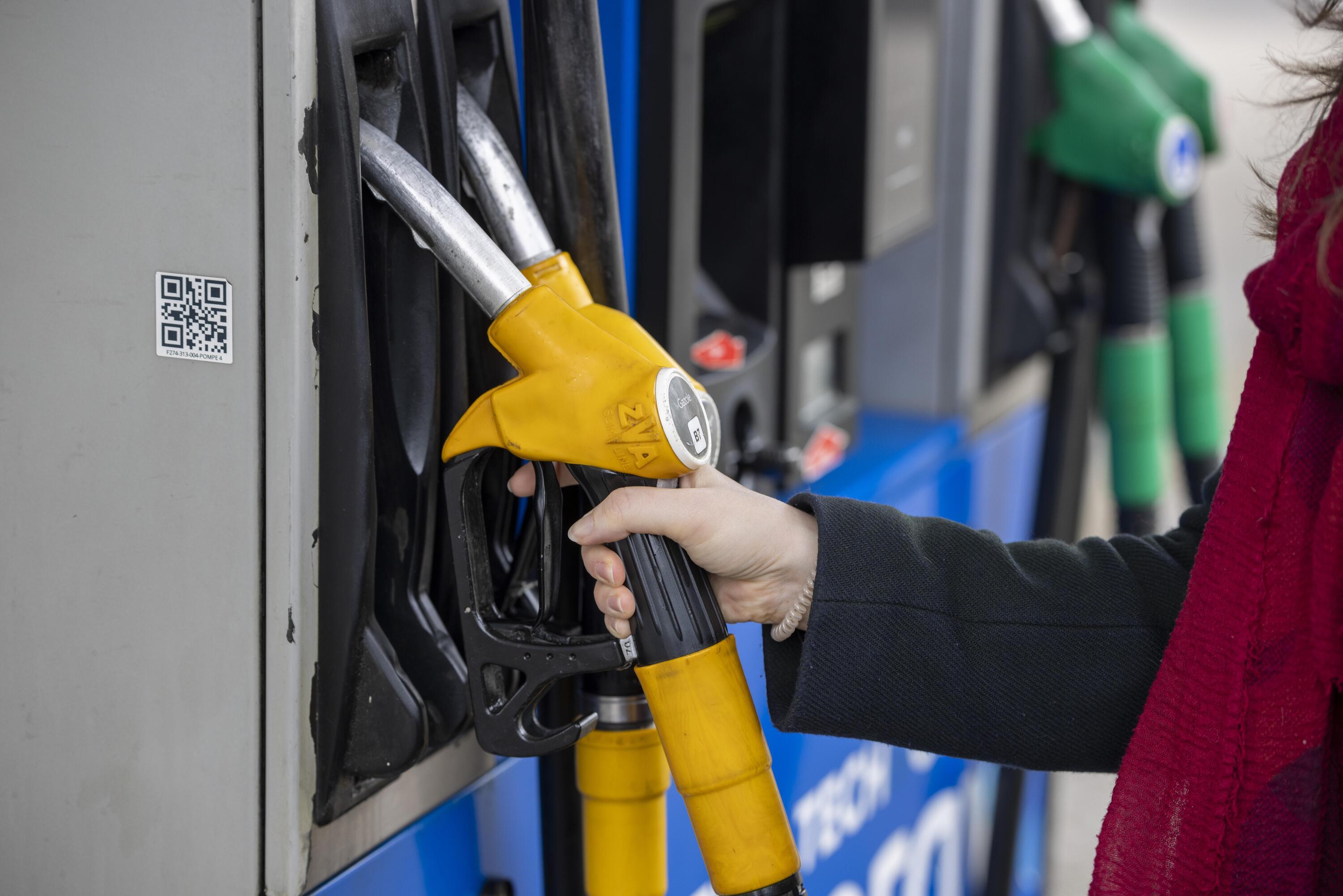 Carburants : le prix moyen du litre de gazole au plus bas depuis la mi-mars