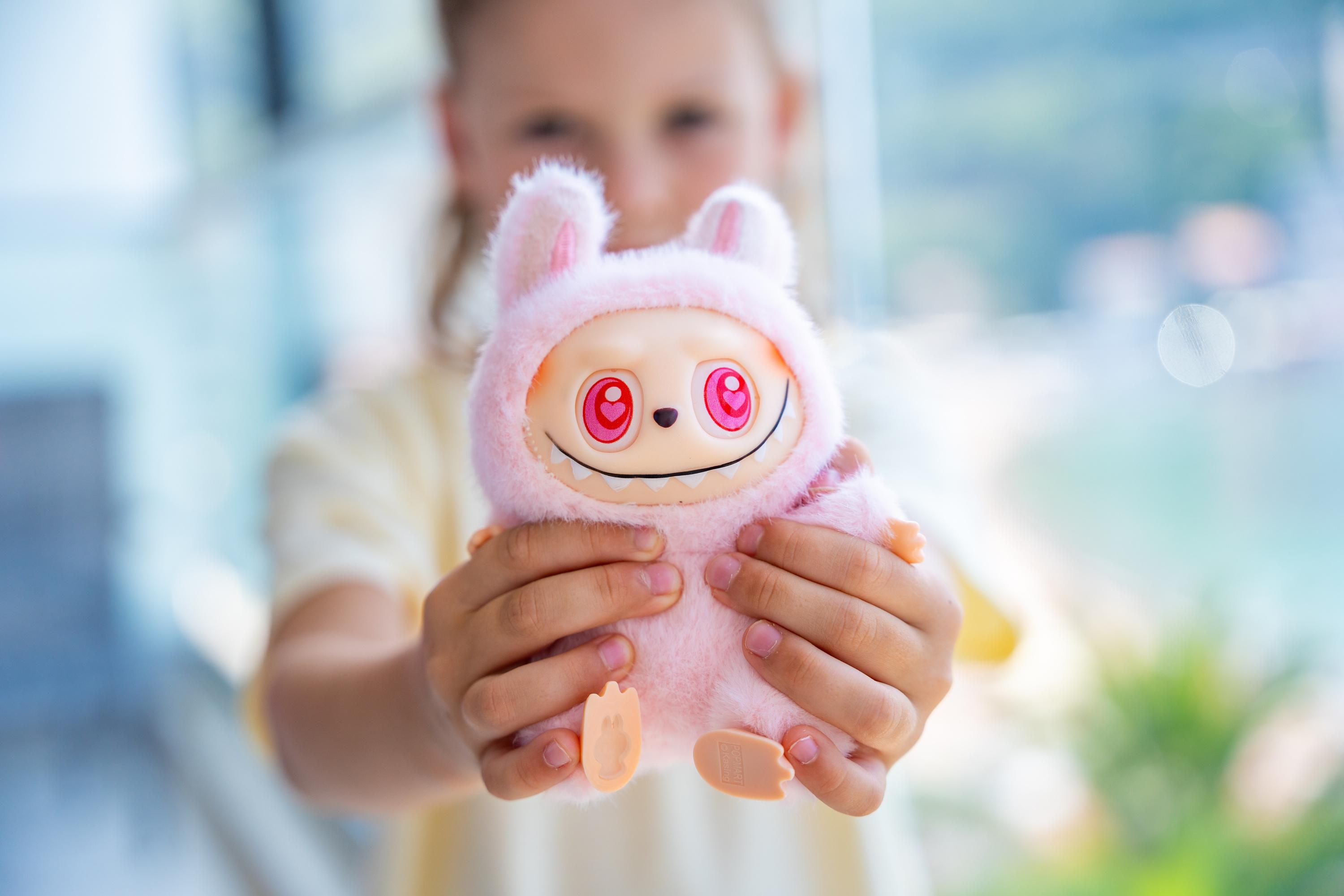 Un an après leur succès fulgurant, l’engouement autour des peluches Labubu a-t-il disparu ?
