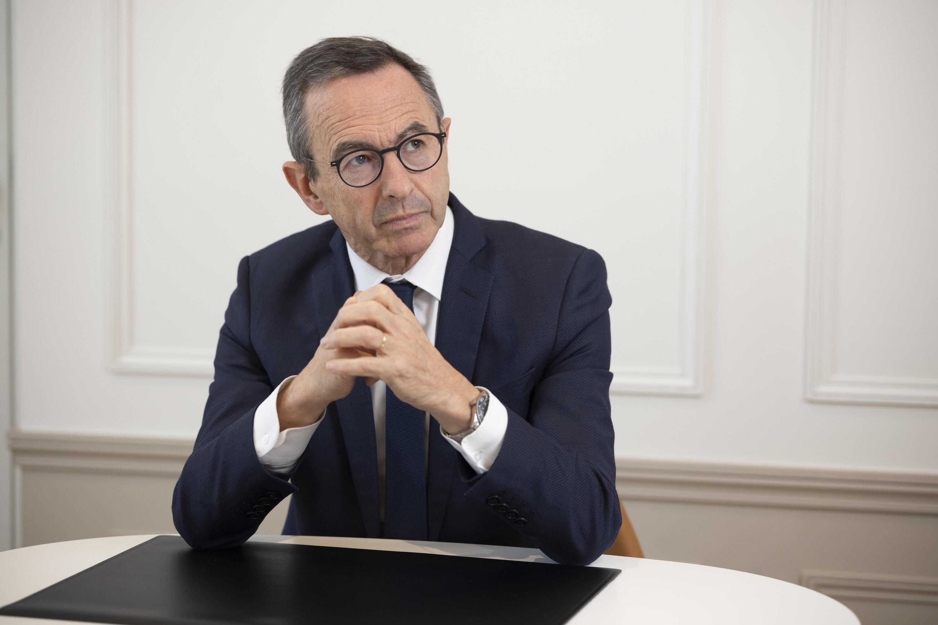 À Madrid, Bruno Retailleau accuse Sánchez de «clientélisme» avec sa régularisation massive de sans-papiers