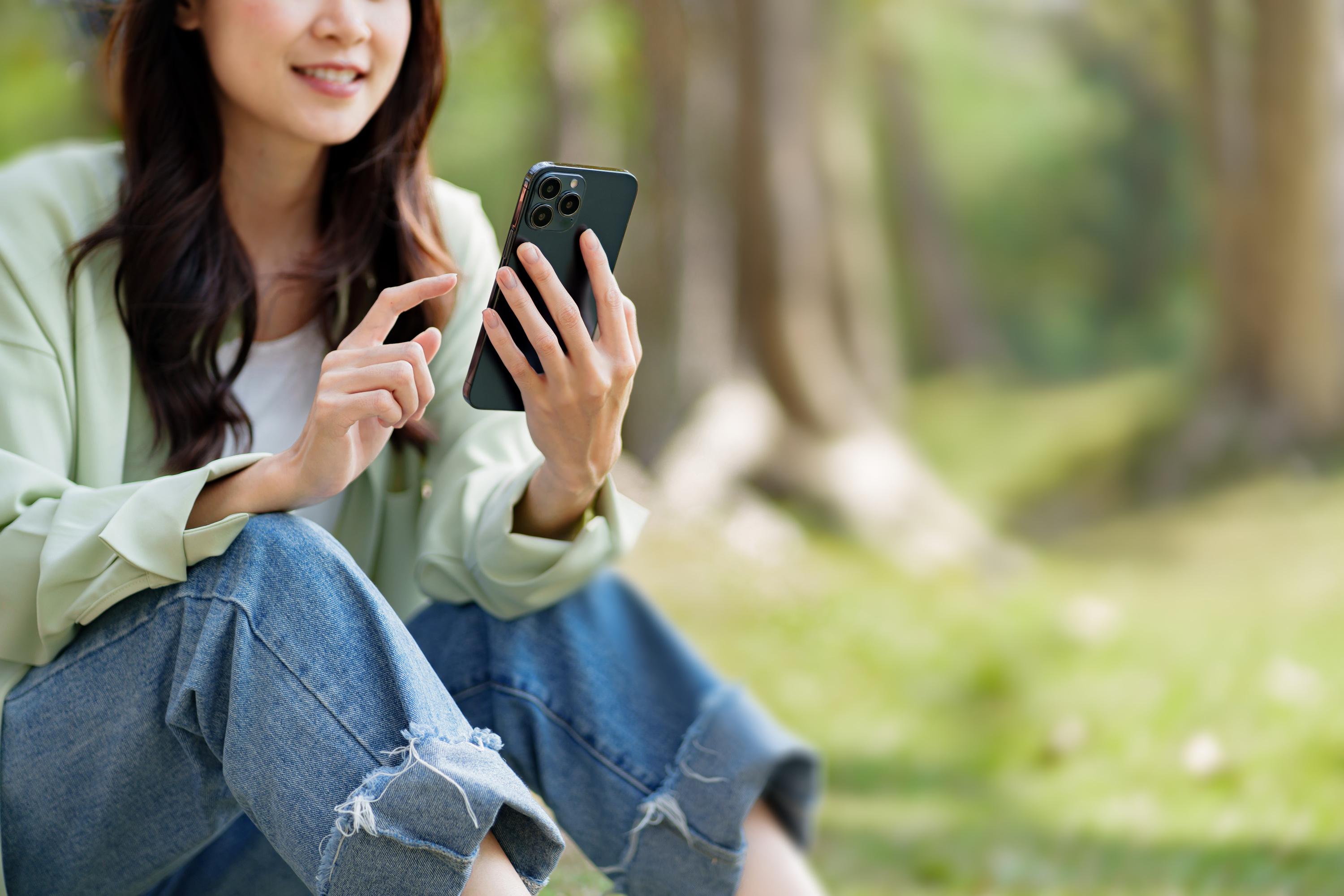 «J’utilise Gemini pour améliorer mon français» : face à la concurrence des chatbots IA, les applis d’apprentissage de langues s’adaptent