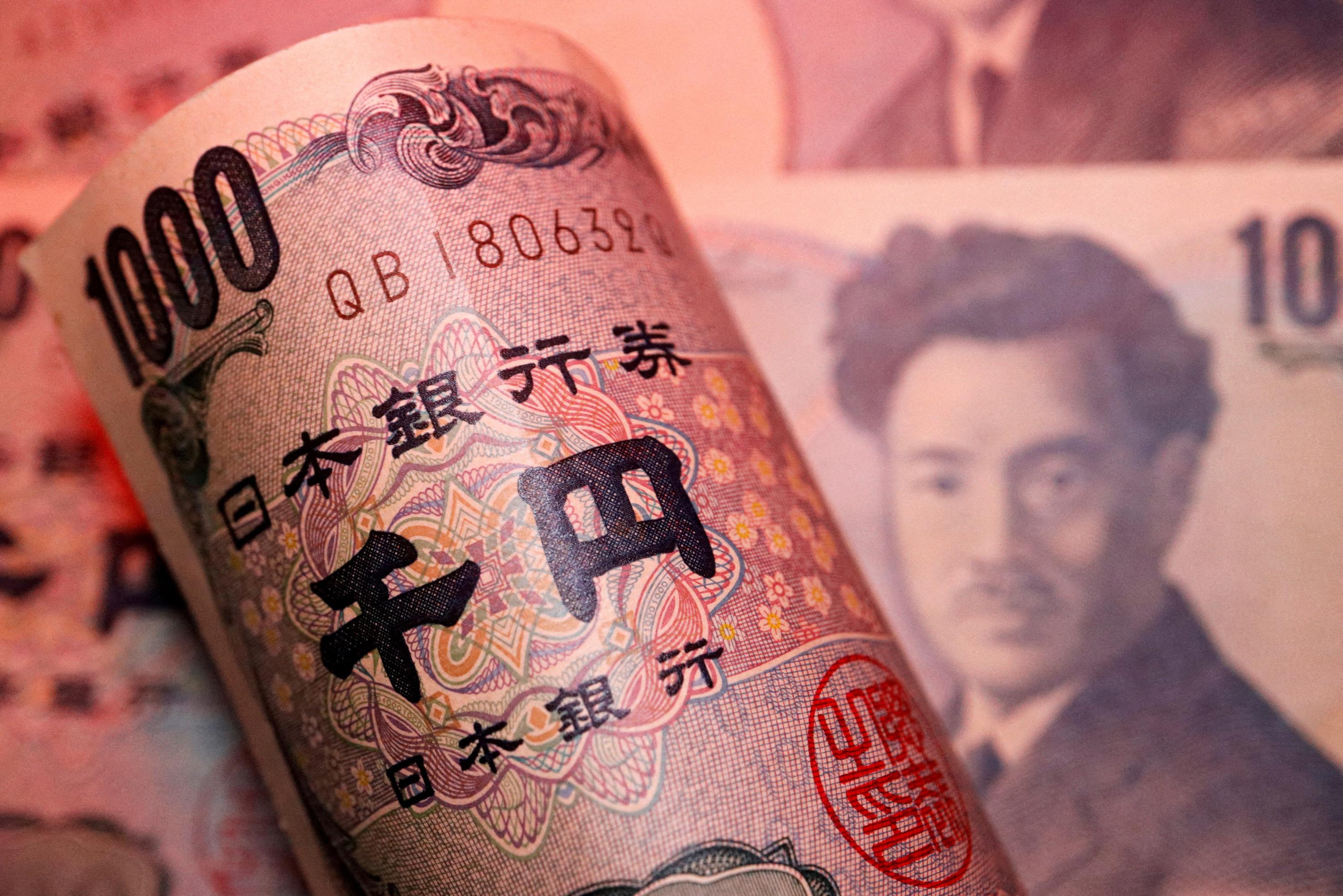 Le yen chute à son plus bas niveau face au dollar depuis 40 ans