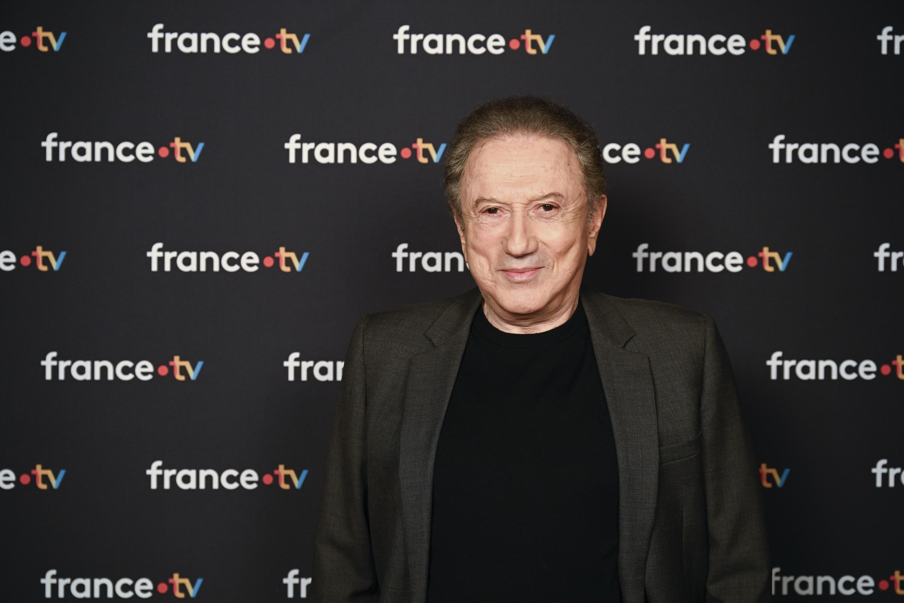 Michel Drucker doit abandonner l’une de ses émissions à la rentrée pour des raisons budgétaires selon TV Magazine — People & Médias