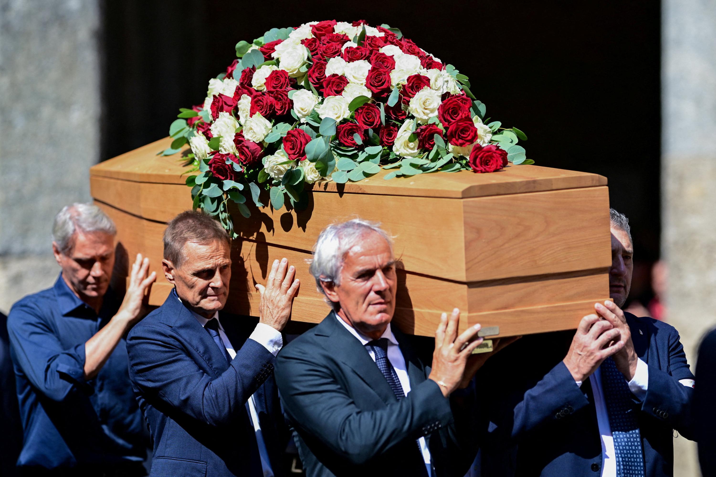 Mort de Franco Baresi : «Adieu capitaine», des milliers de personnes présentes aux obsèques de la légende du football italien