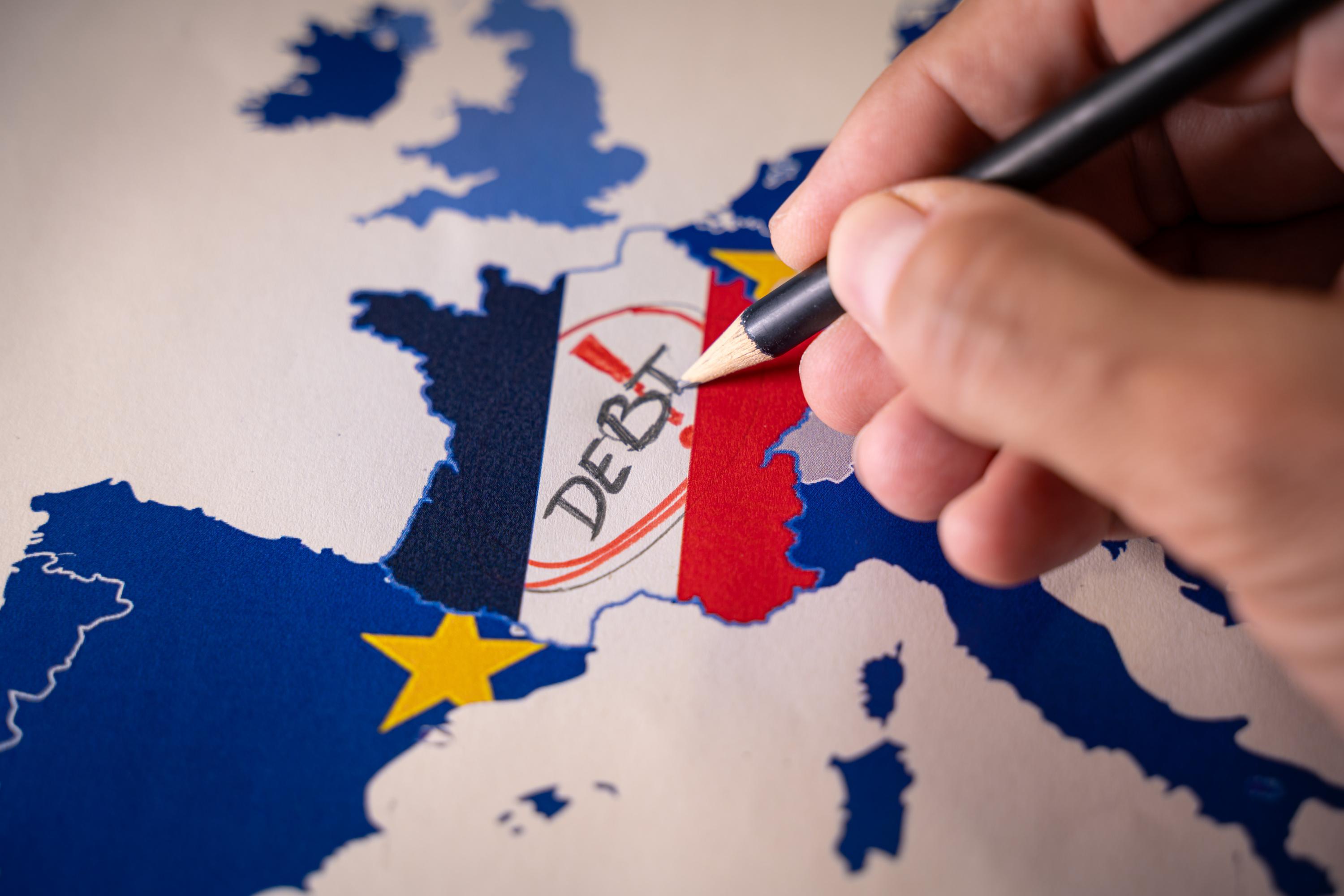 Souveraineté et Europe, le grand renoncement : ces 50 décisions qui ont coulé la France