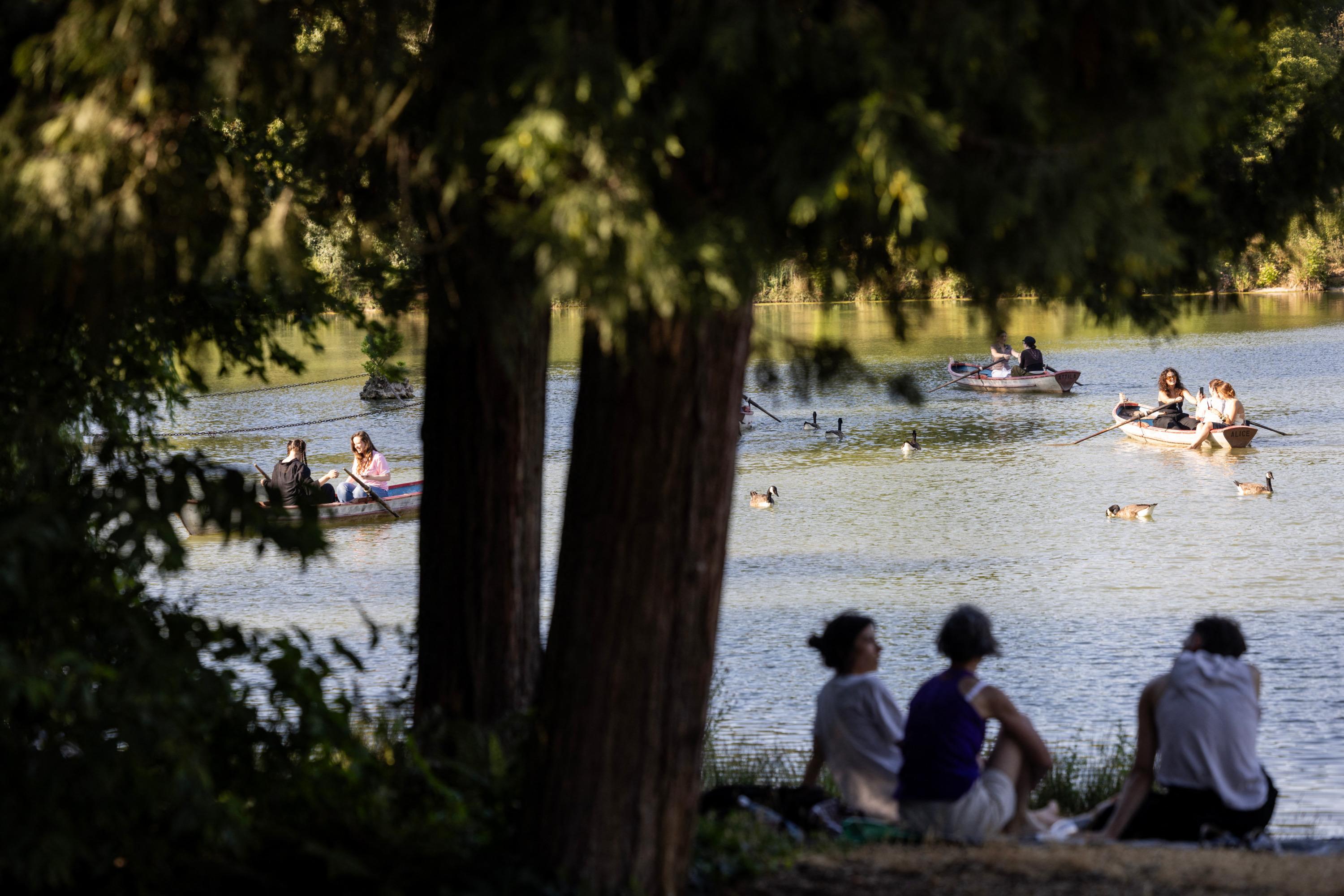 EN DIRECT - Canicule : plusieurs départements du Centre-Ouest placés en alerte rouge, jusqu’à 40°C attendus