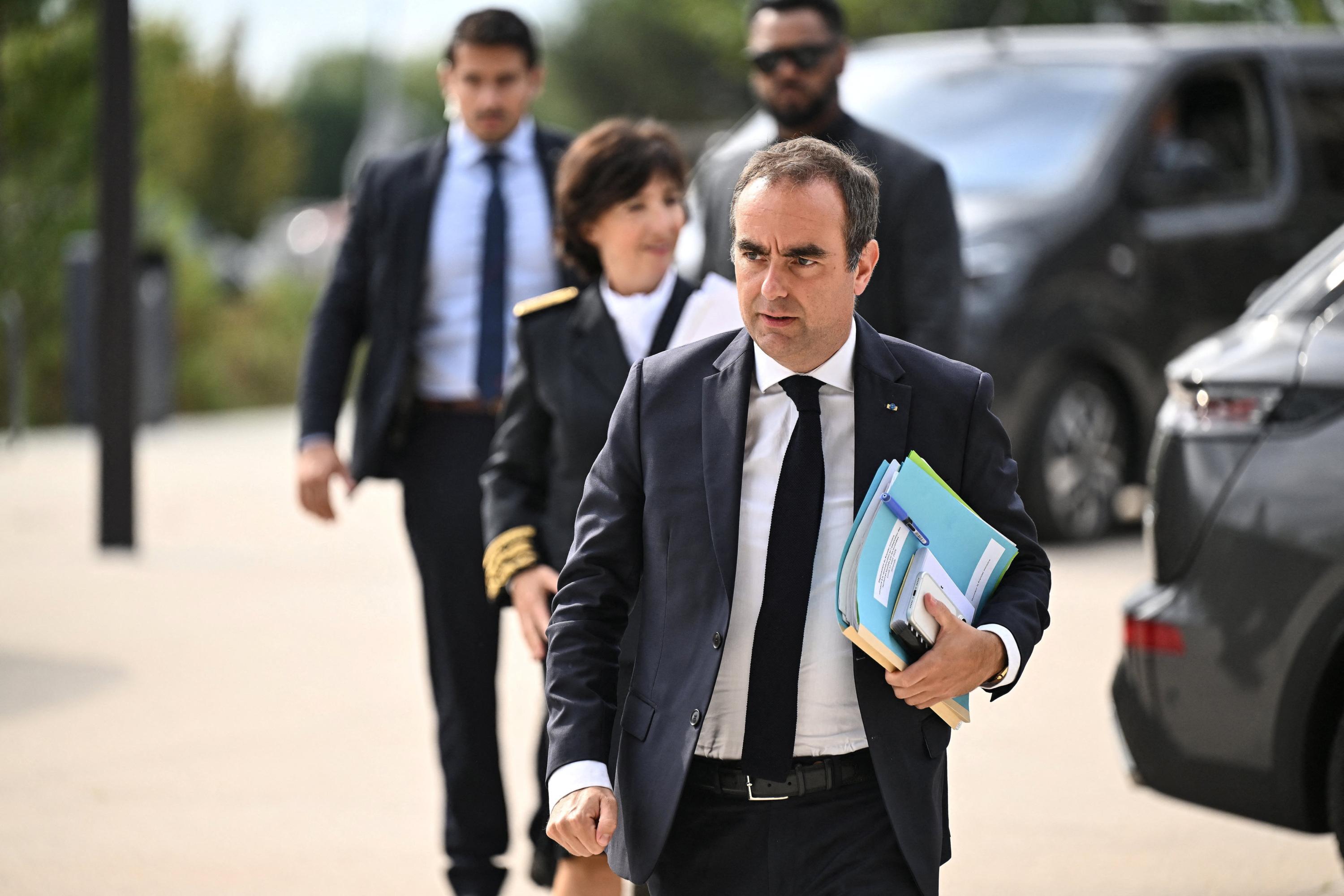 EN DIRECT - Incendies : le coût des mesures d’aide pourrait dépasser 100 millions d’euros, selon Sébastien Lecornu