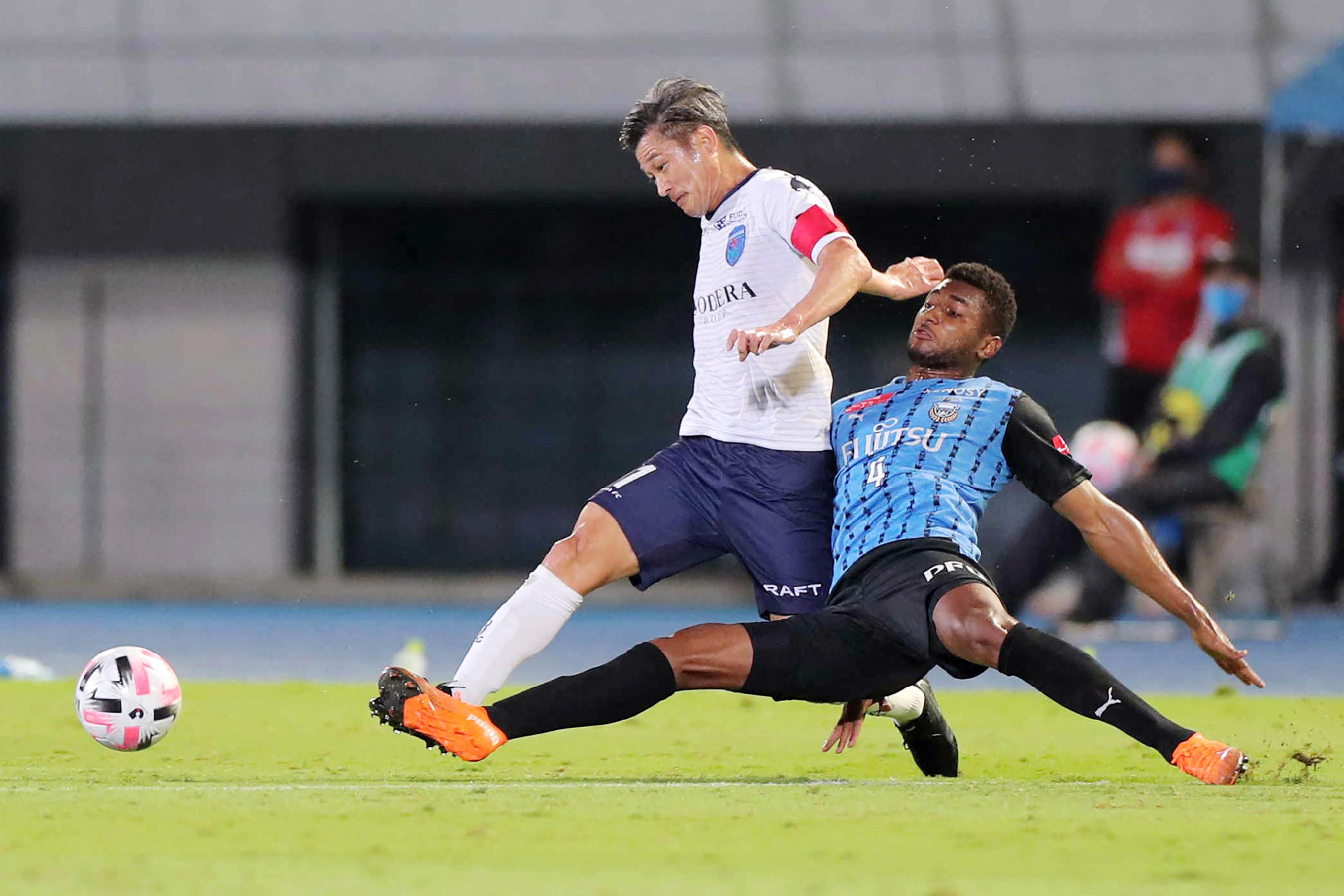 Foot : à 59 ans, «King Kazu» inscrit deux buts et entre dans l'histoire du football japonais