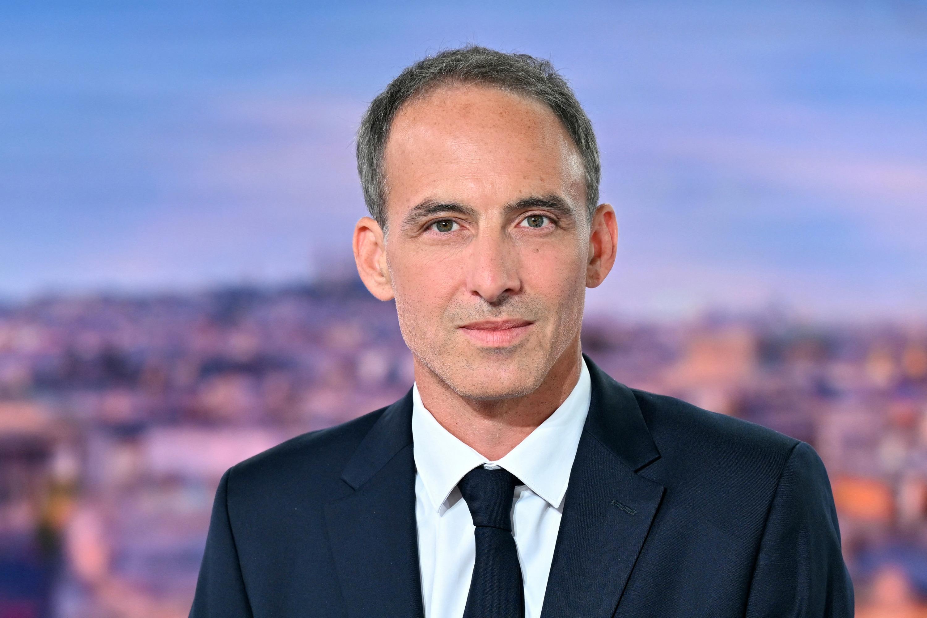 Présidentielle 2027 : Raphaël Glucksmann entre en course avec l’ambition de «relever la France»