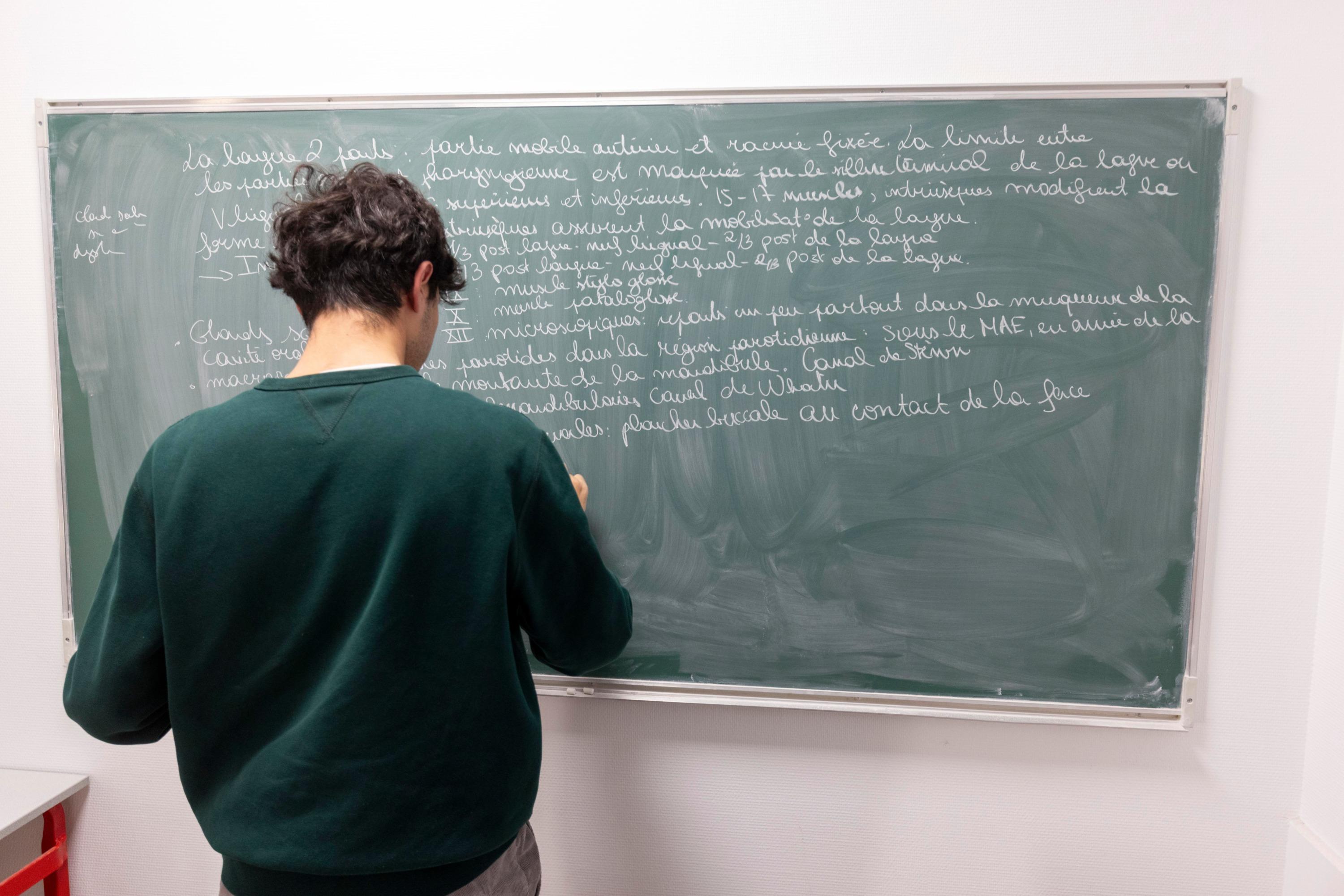 Rentrée scolaire 2026 : un élève peut désormais être forcé de changer d’école, de collège ou de lycée à cause du comportement de ses parents