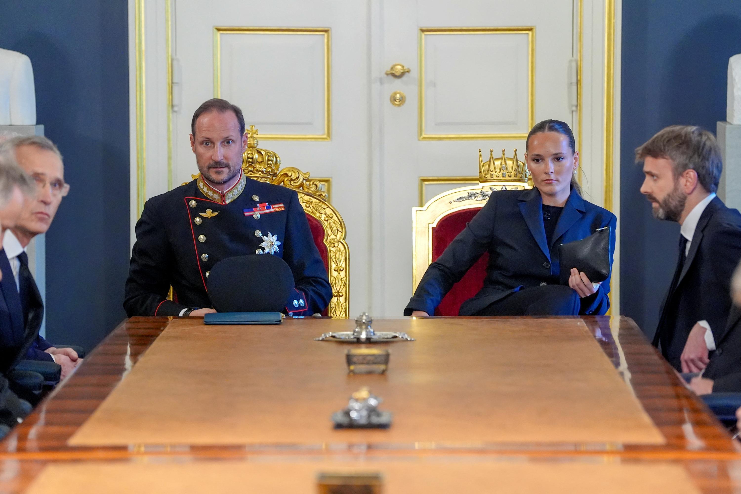 Quelques heures après le décès de son père, le nouveau roi de Norvège annonce qu’il prendra le nom de Haakon VIII