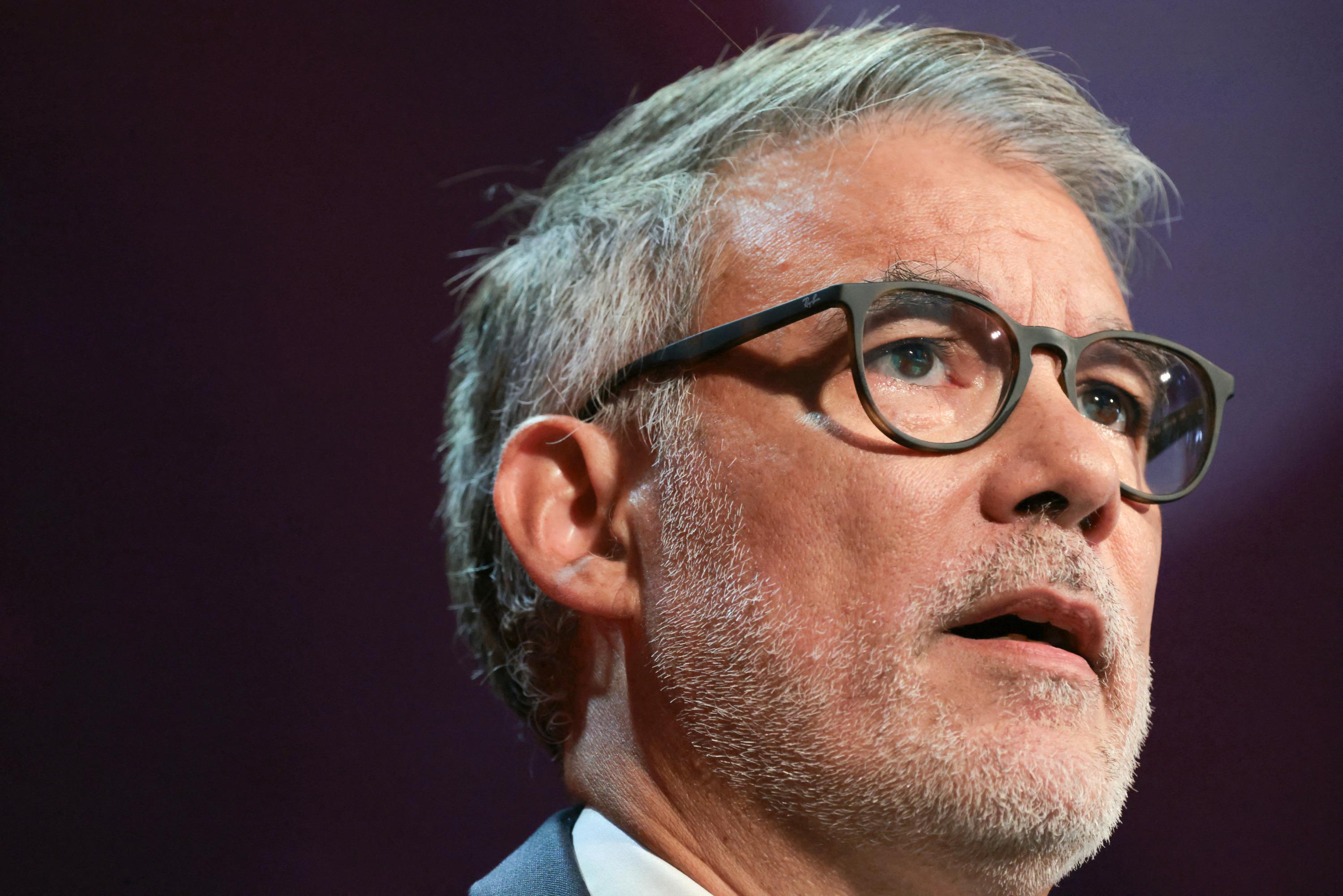 Présidentielle 2027 : Olivier Faure officialise sa candidature à la primaire et lance son match face à Glucksmann