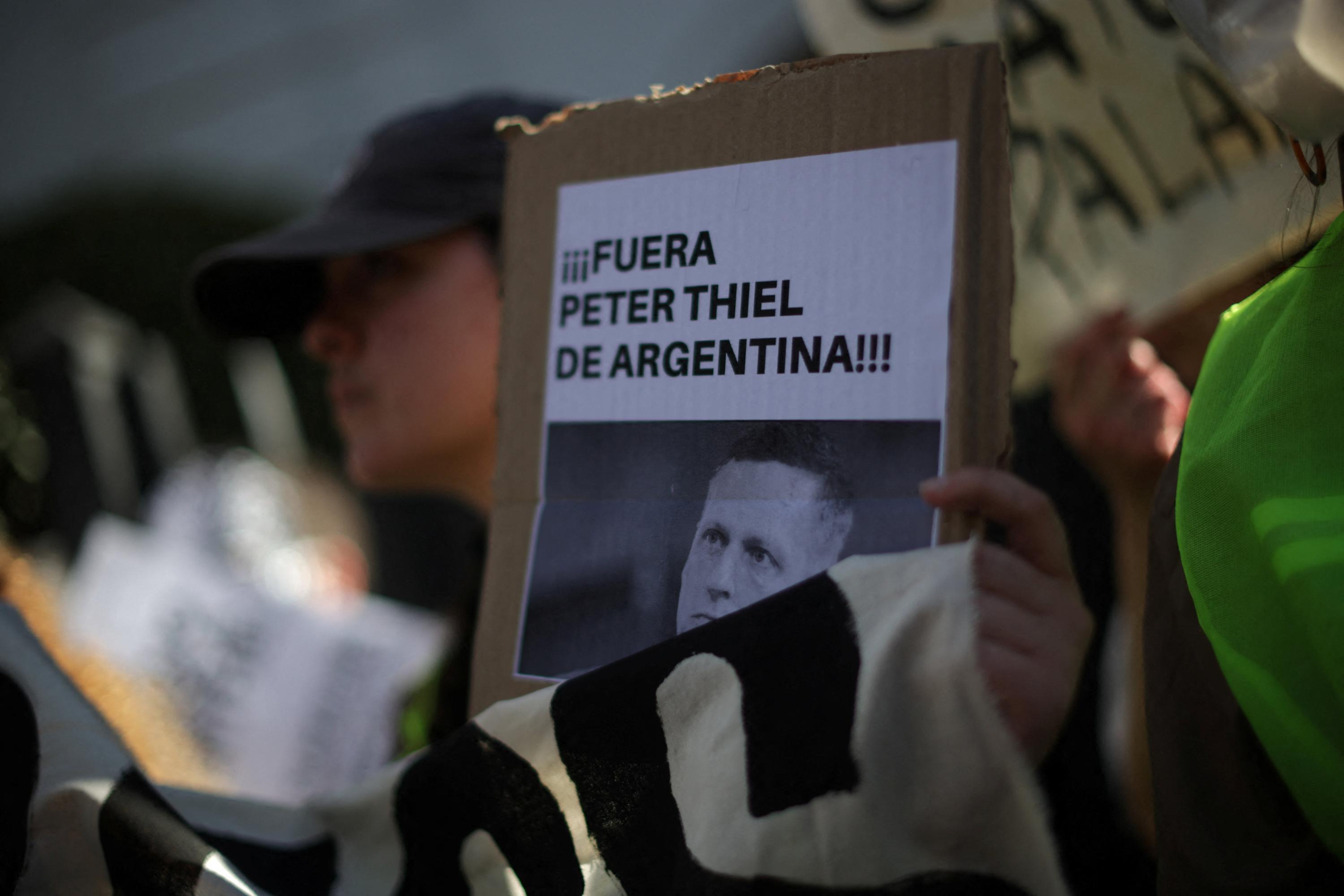 Argentine: manifestation contre le co-fondateur de Palantir