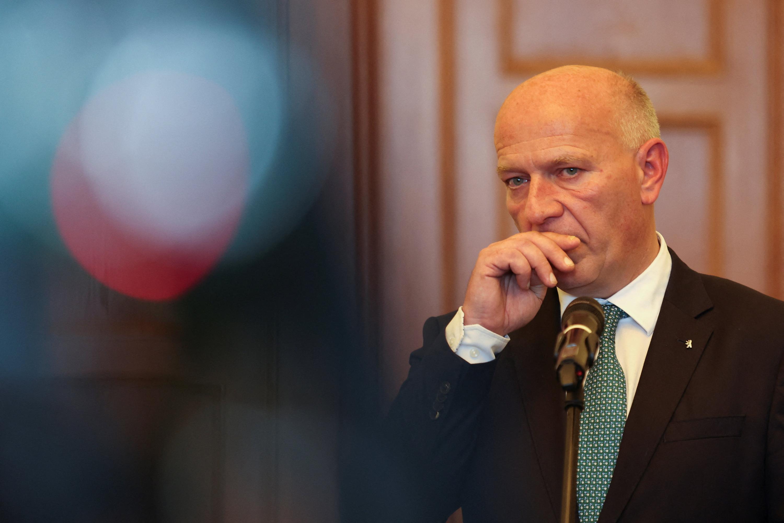Allemagne: après une cyberattaque, le maire de Berlin admet le vol de données sensibles 썸네일