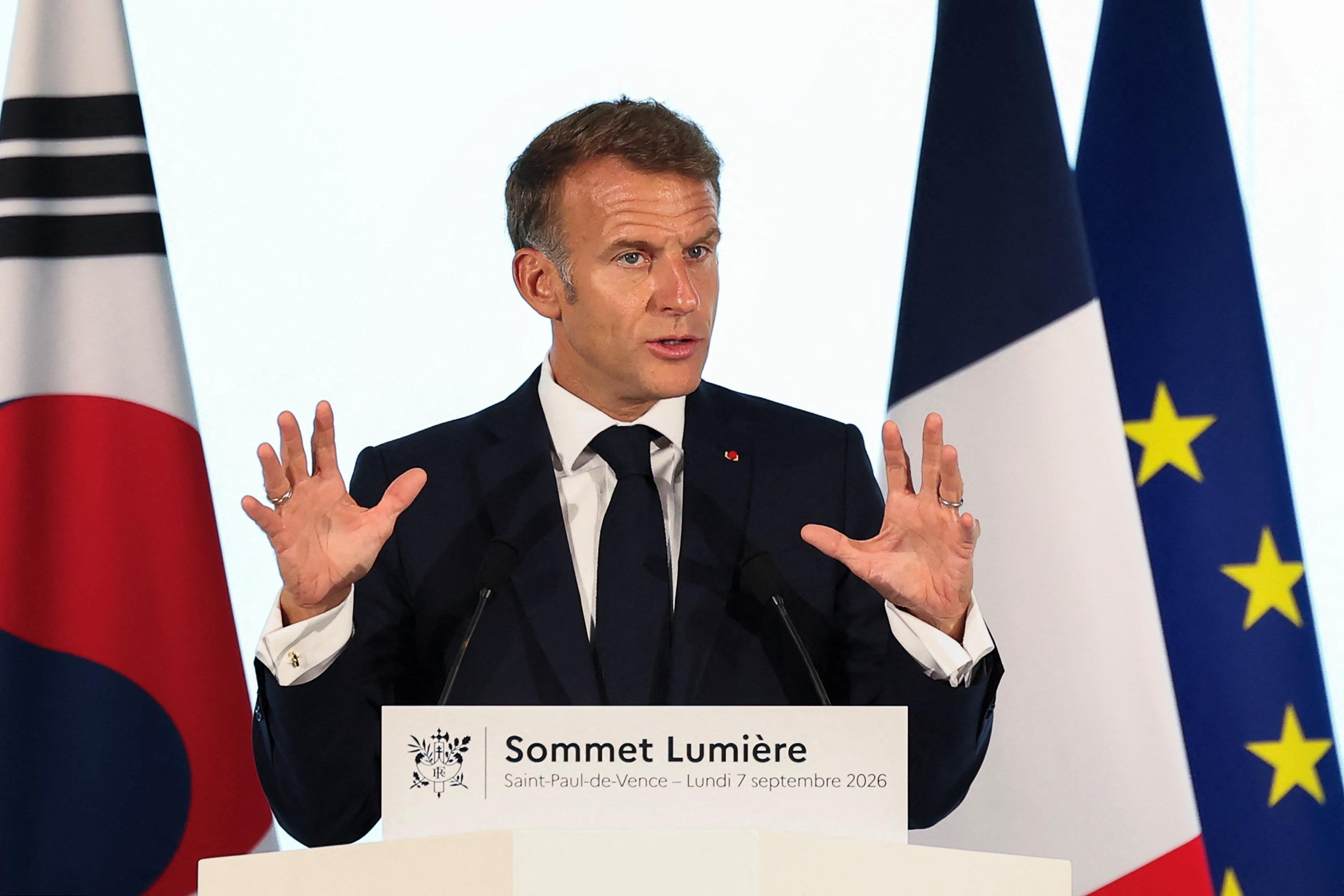 Emmanuel Macron réclame un «texte européen» pour interdire l’accès aux réseaux sociaux aux moins de 15 ans