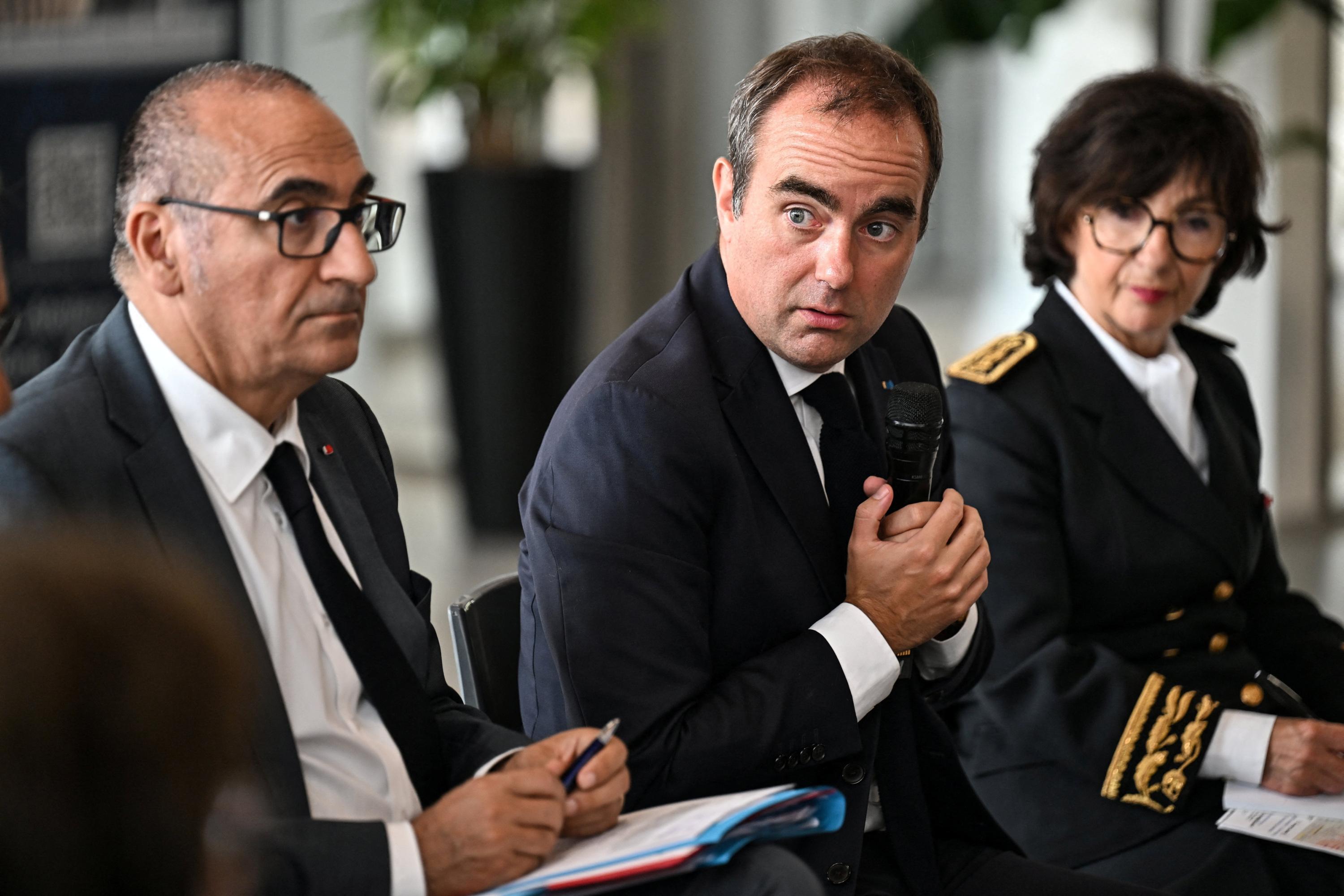 Traitement, indemnité de résidence… Combien gagnent les ministres, que Lecornu veut mettre à la diète ?