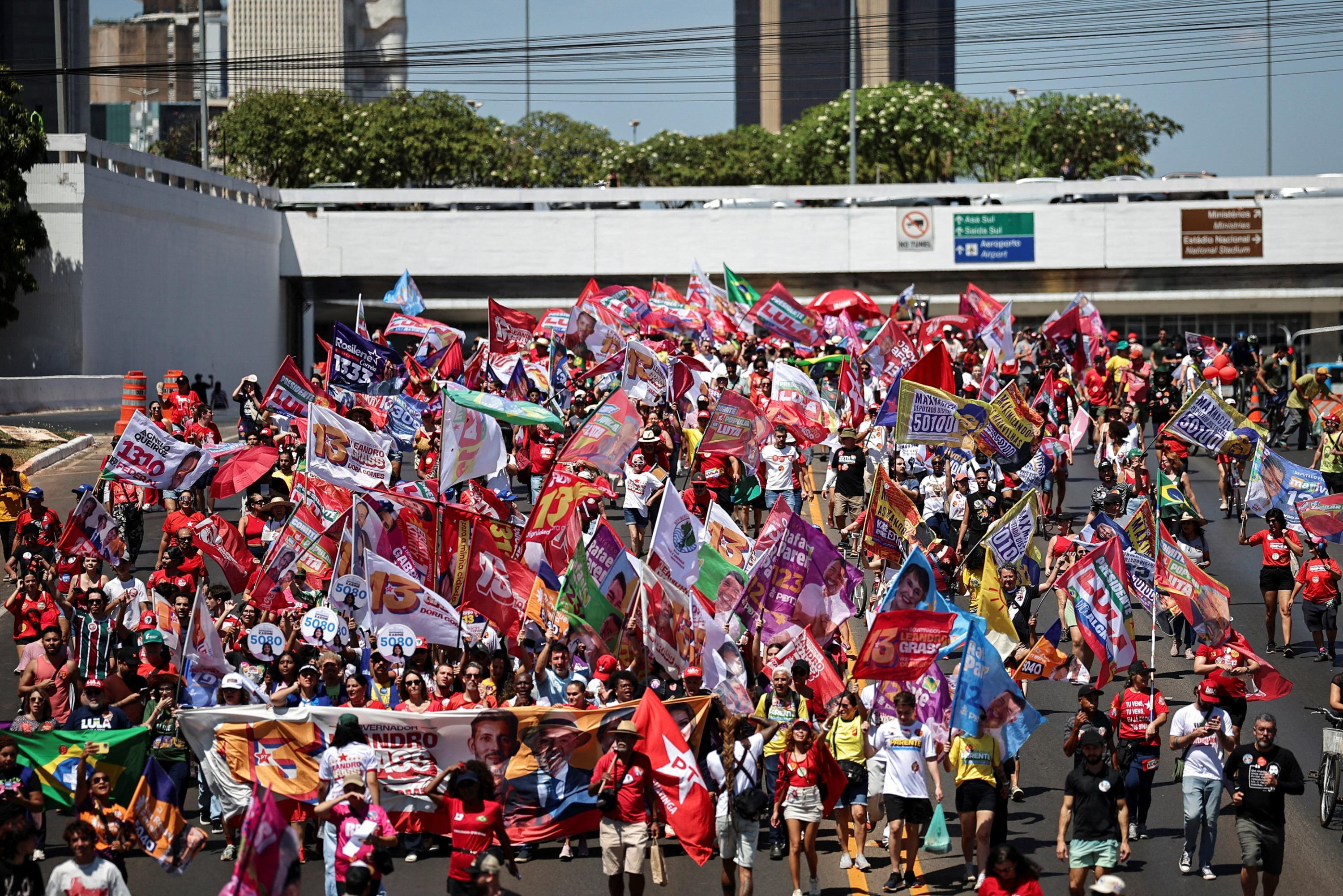 Brésil: manifestations dans plusieurs villes en soutien à Lula
