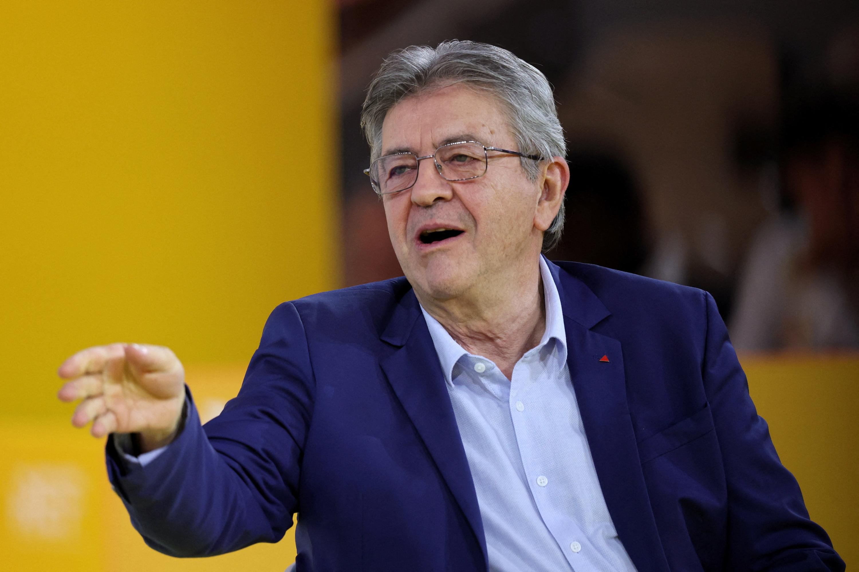 Quand TotalEnergies recadre Mélenchon sur les réseaux sociaux