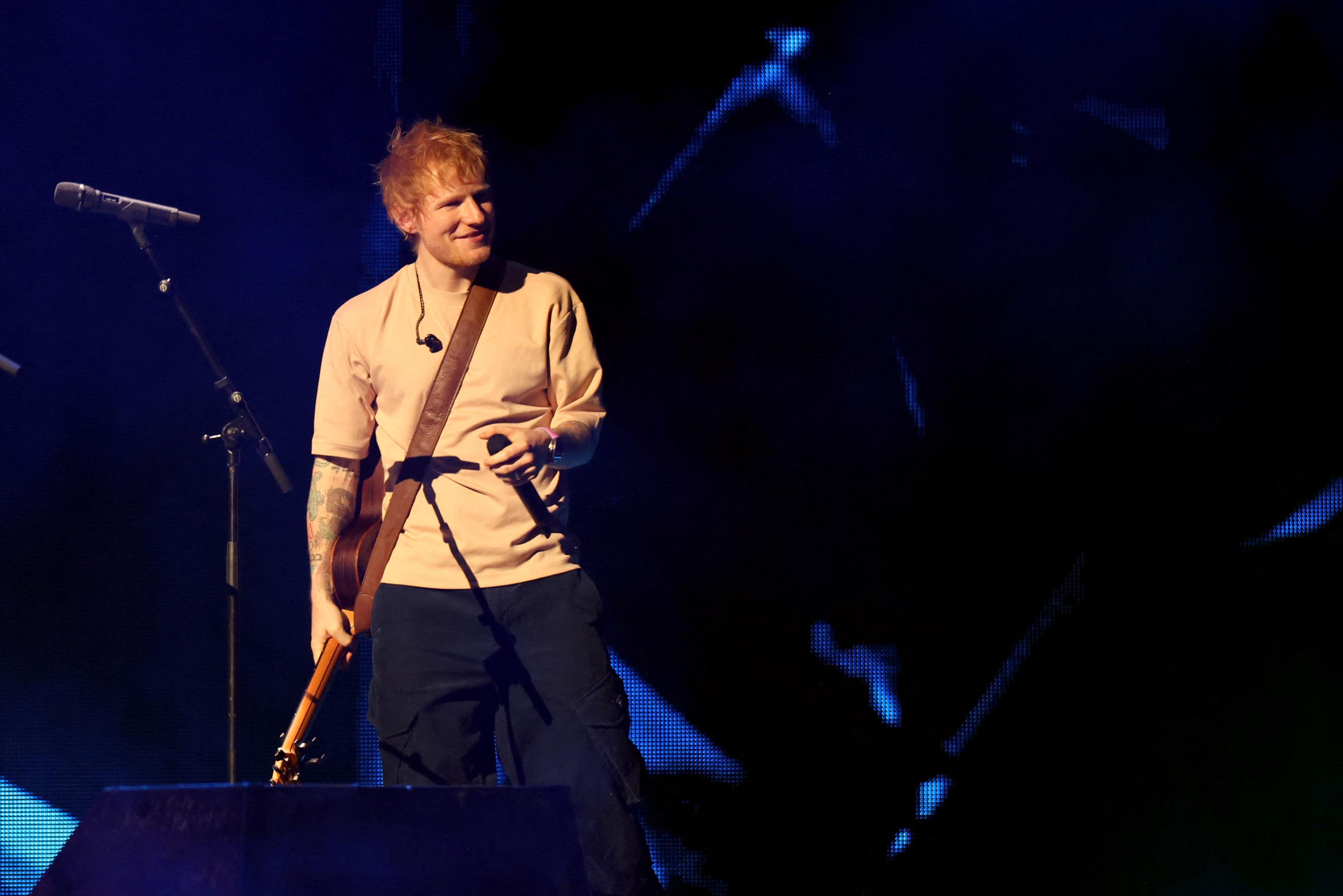 Plusieurs artistes quittent la tournée d'Ed Sheeran pour dénoncer l'éviction du rappeur propalestinien Macklemore