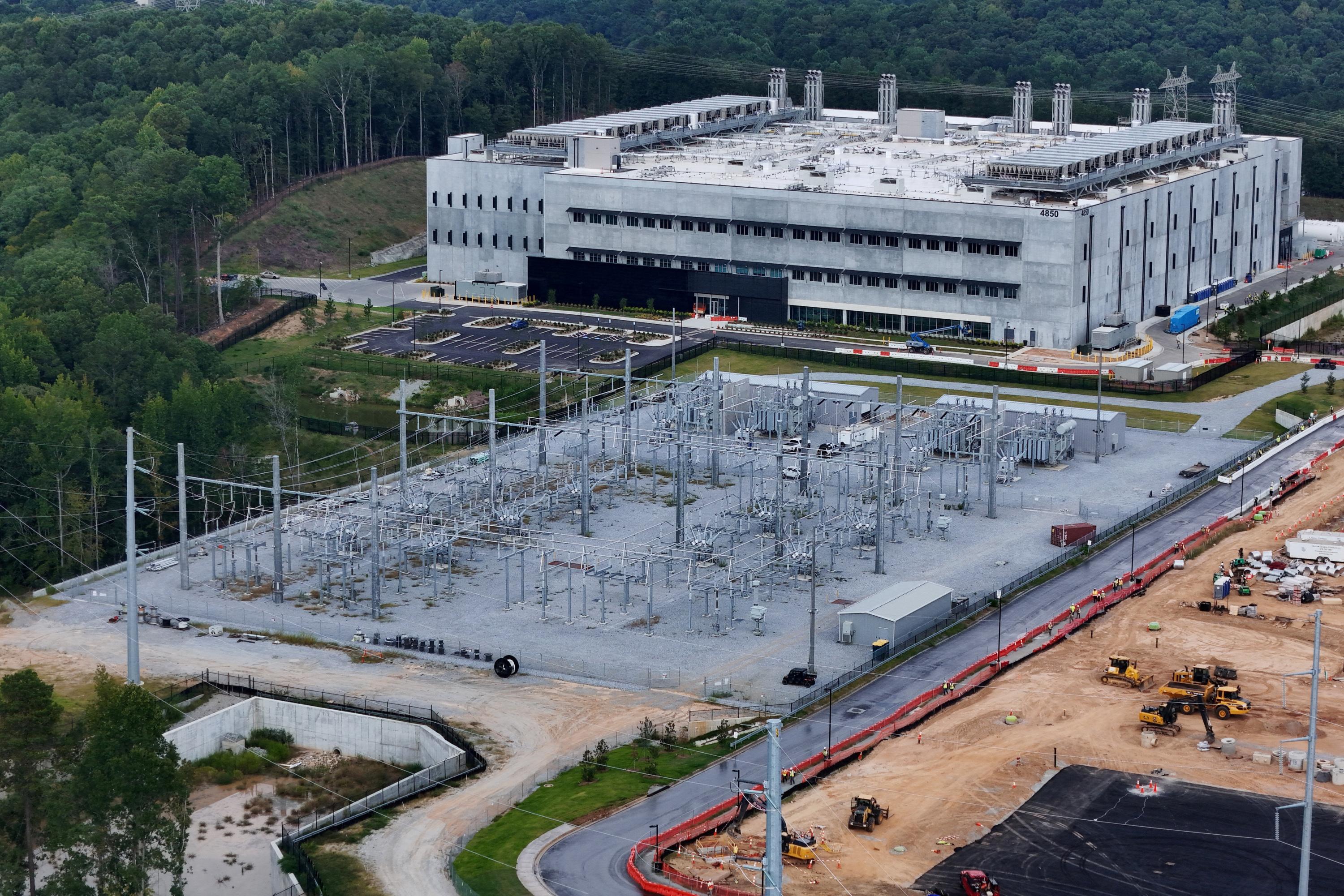 IA : la fronde contre les data centers prend une ampleur inédite et déchire les États-Unis