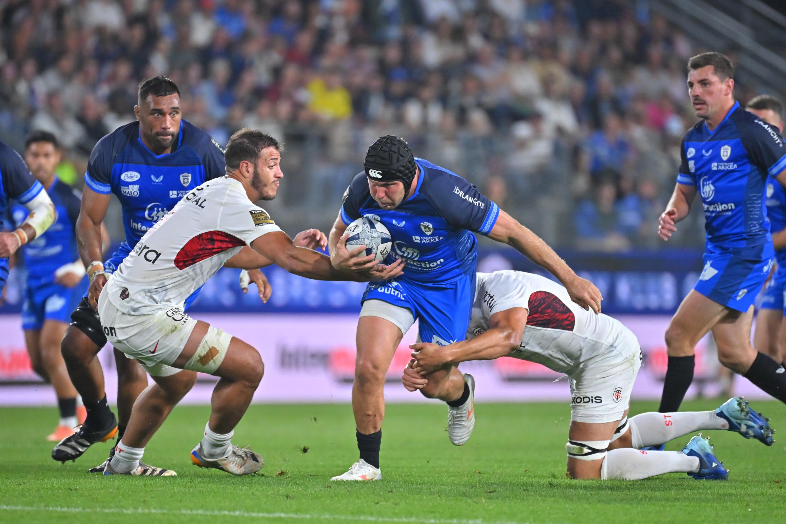 EN DIRECT - Vannes-Toulouse : match de folie à Rennes, les Bretons résistent aux Toulousains