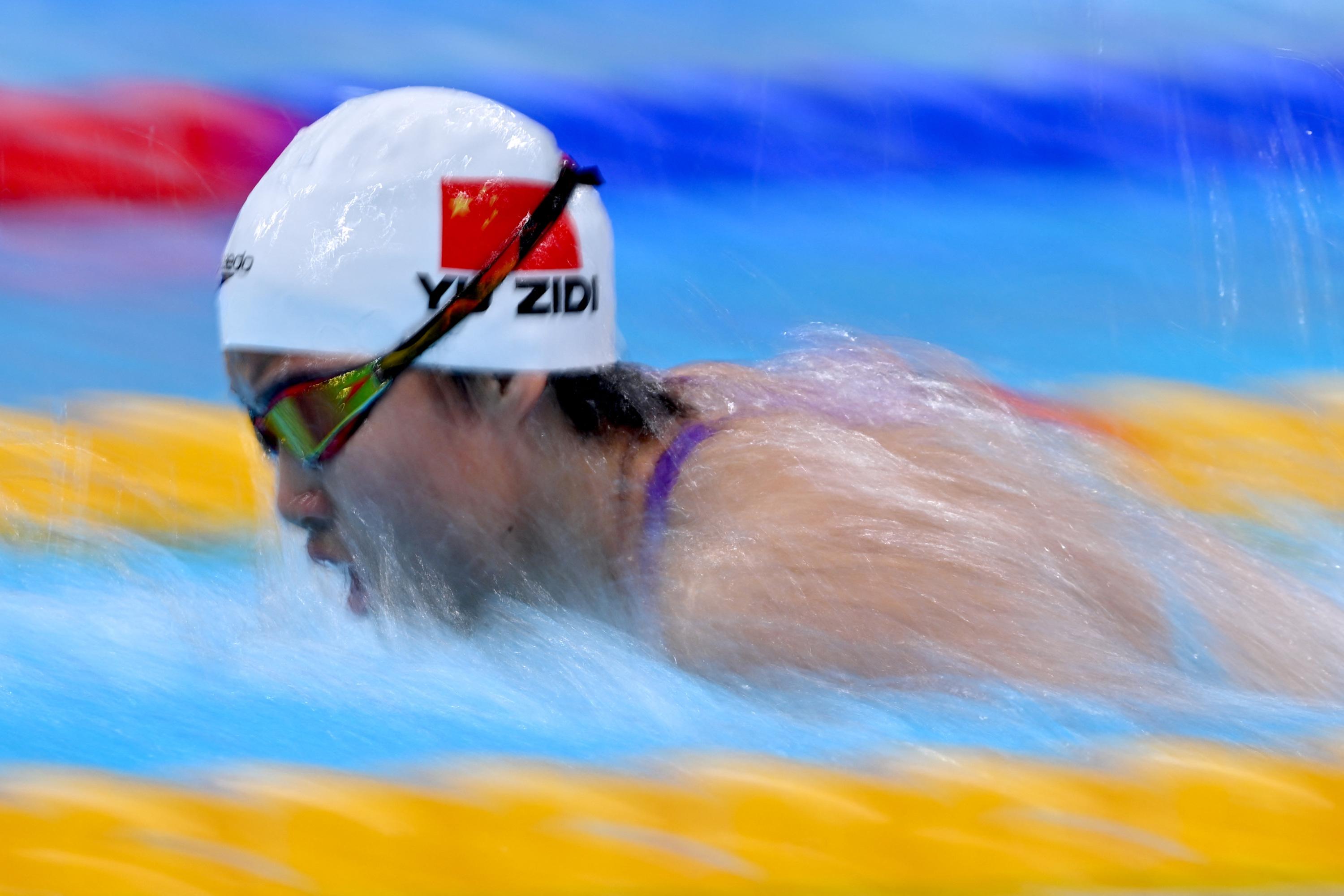 Jeux asiatiques : la sensation chinoise Yu Zidi, 13 ans, décroche l’or sur le 200 m papillon