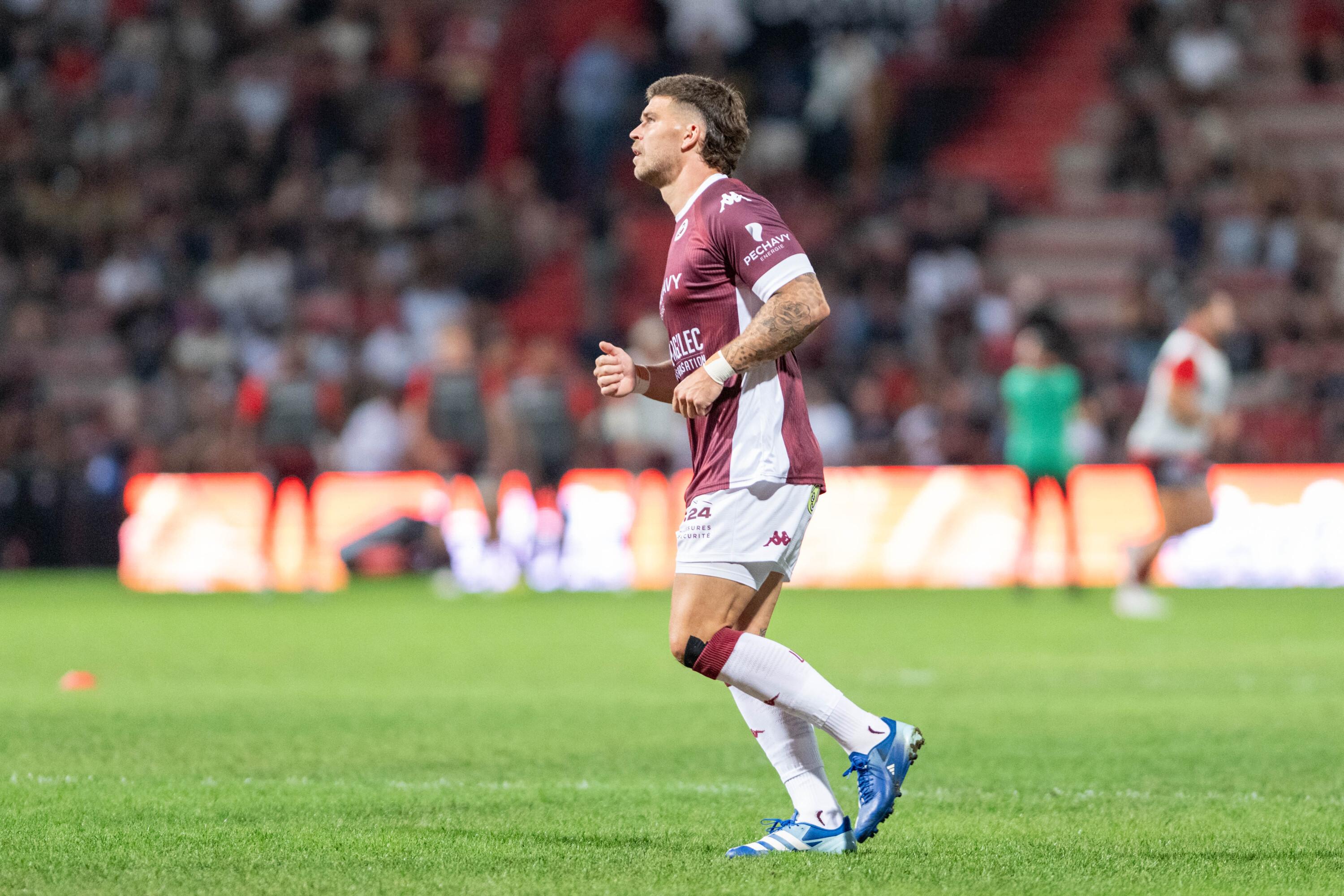Rugby : Matthieu Jalibert (UBB) absent au moins six semaines