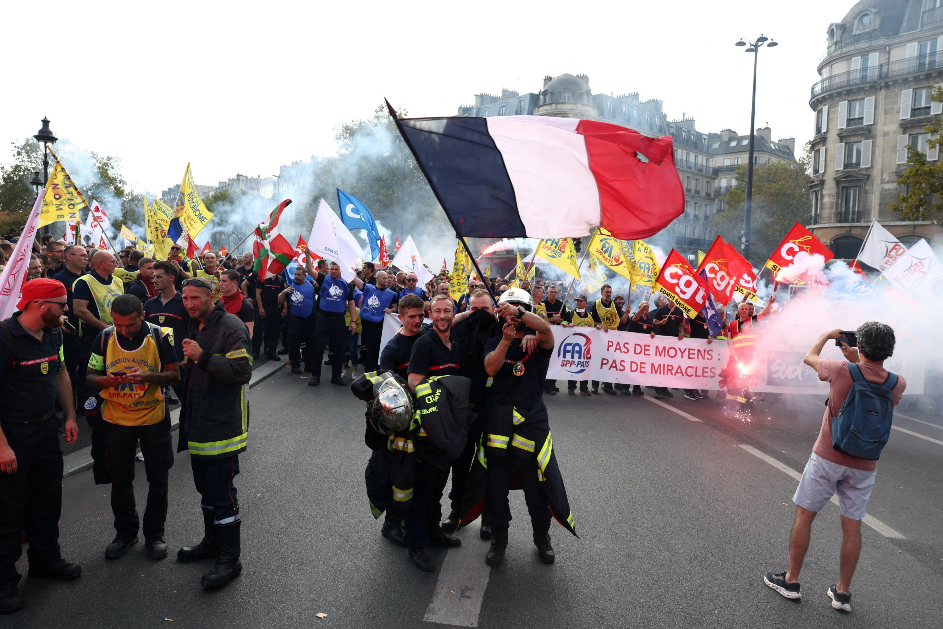EN DIRECT - Mobilisation pour la fonction publique : 206.000 manifestants pour le ministère de l’Intérieur, 300.000 selon la CGT