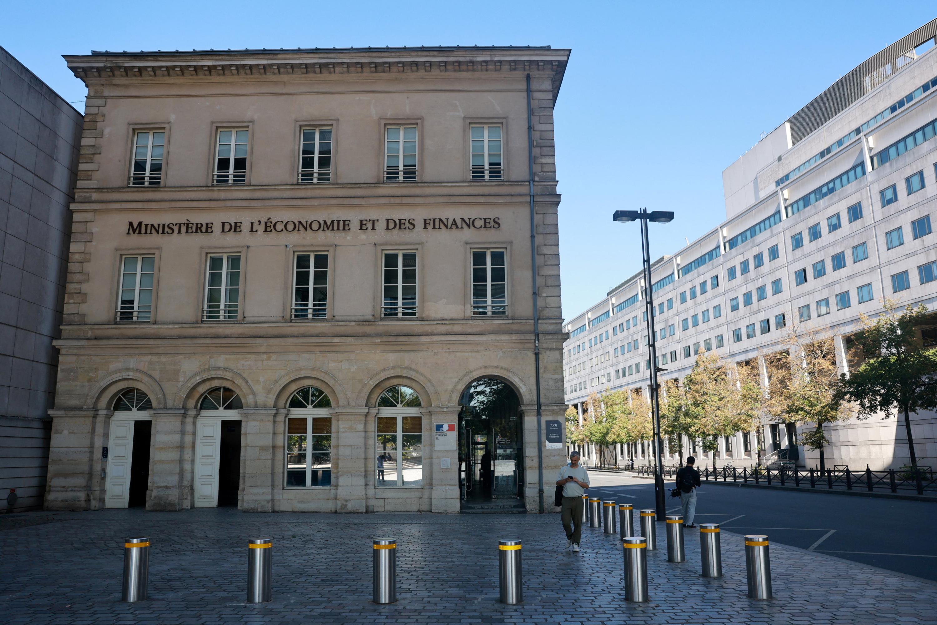 Fiscalité locale, taxe sur les autoroutes, retraites… Le budget 2027 prévoit 17 milliards d’euros de hausses d’impôts