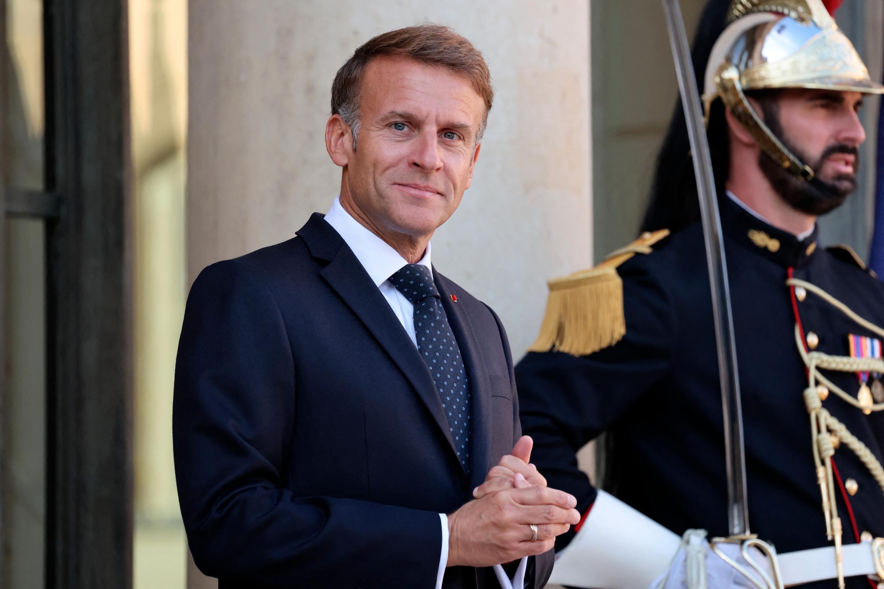 Guerre en Ukraine : Emmanuel Macron dénonce le «choix irresponsable» de Moscou «d’intensifier ses frappes contre les infrastructures et les objectifs civils»