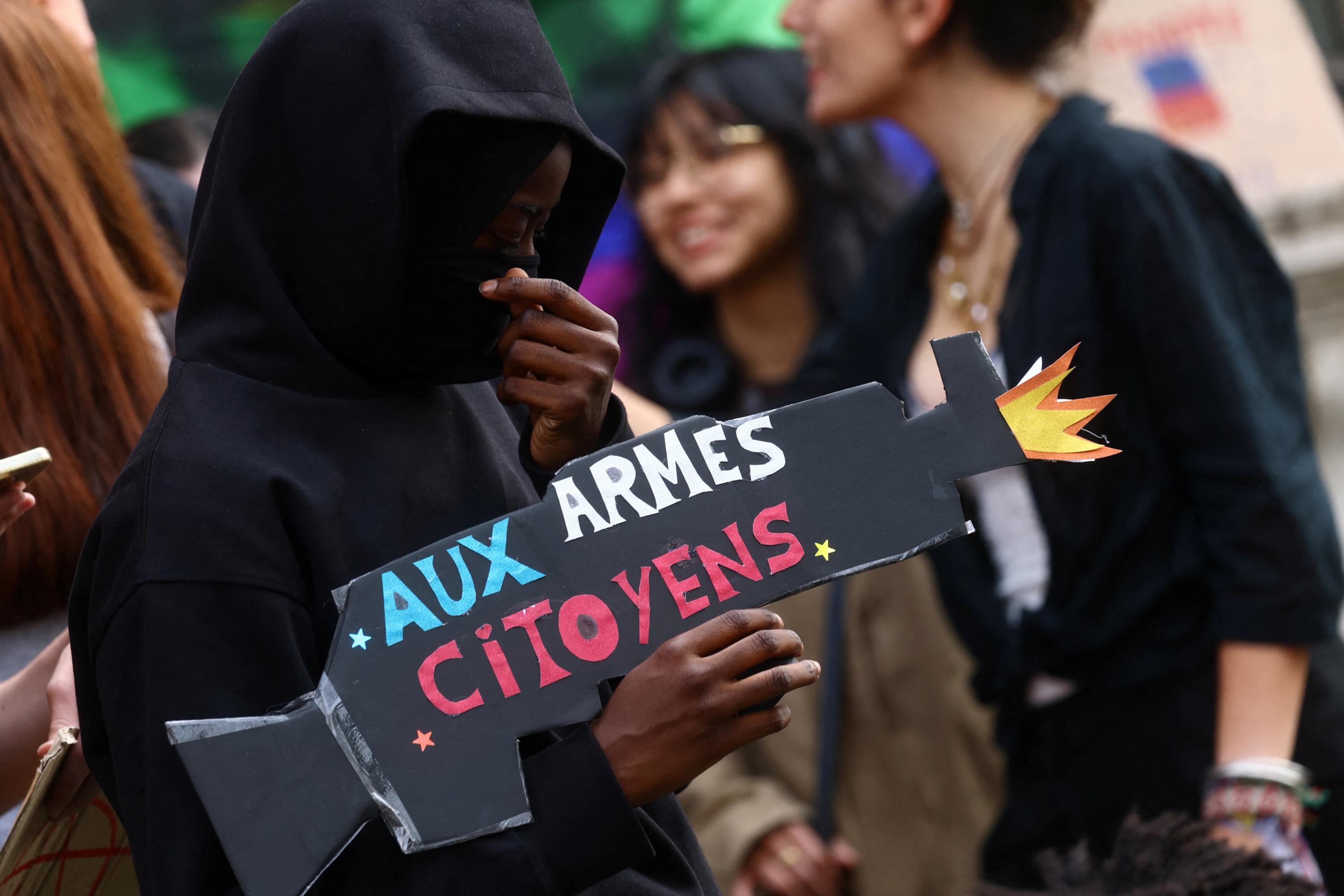 EN DIRECT - Mobilisation lycéenne : 1800 lycées à l’arrêt, des cortèges imposants à Marseille, Lyon et Nantes