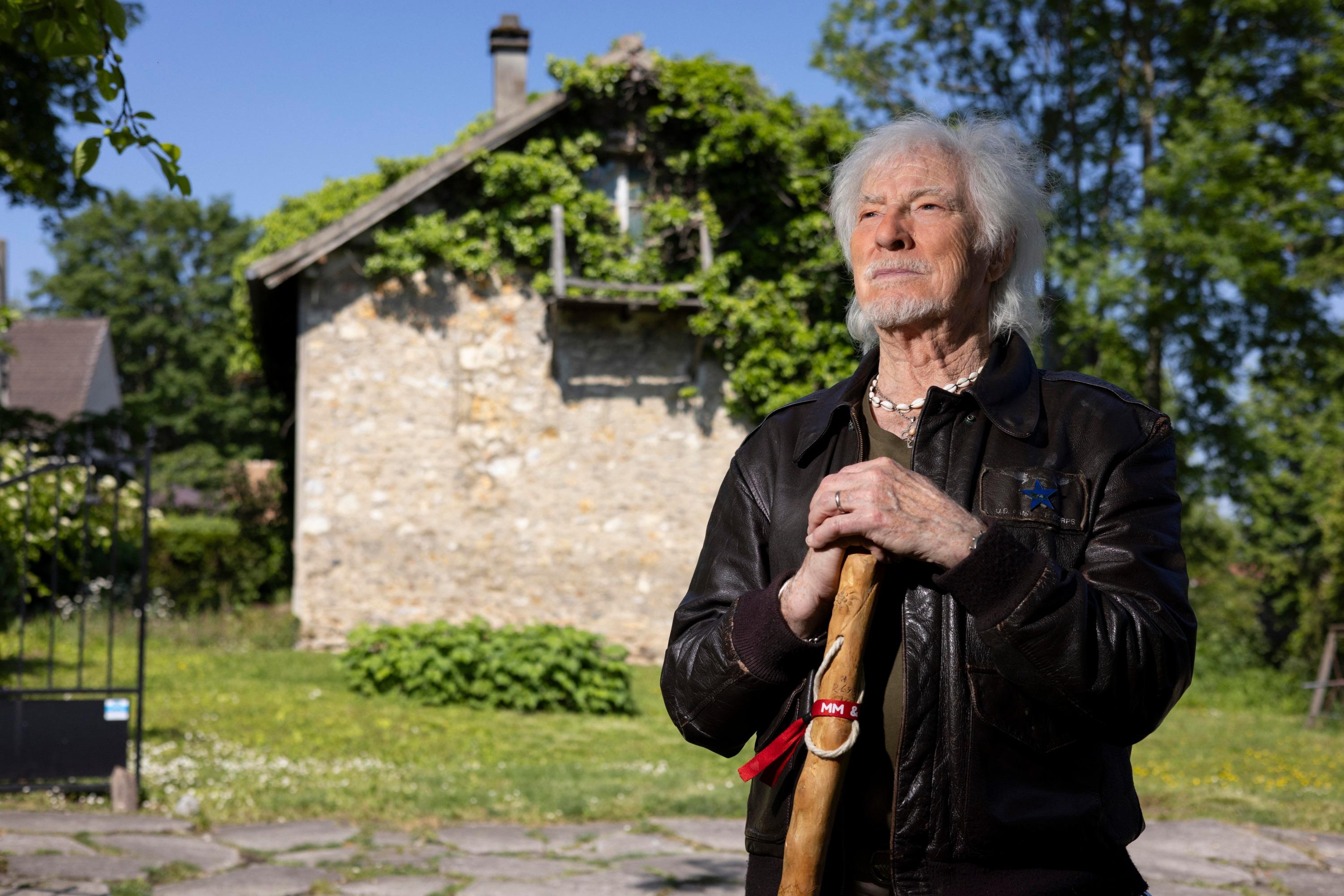 Yvelines : le chanteur Hugues Aufray, 97 ans, victime d’une tentative de cambriolage