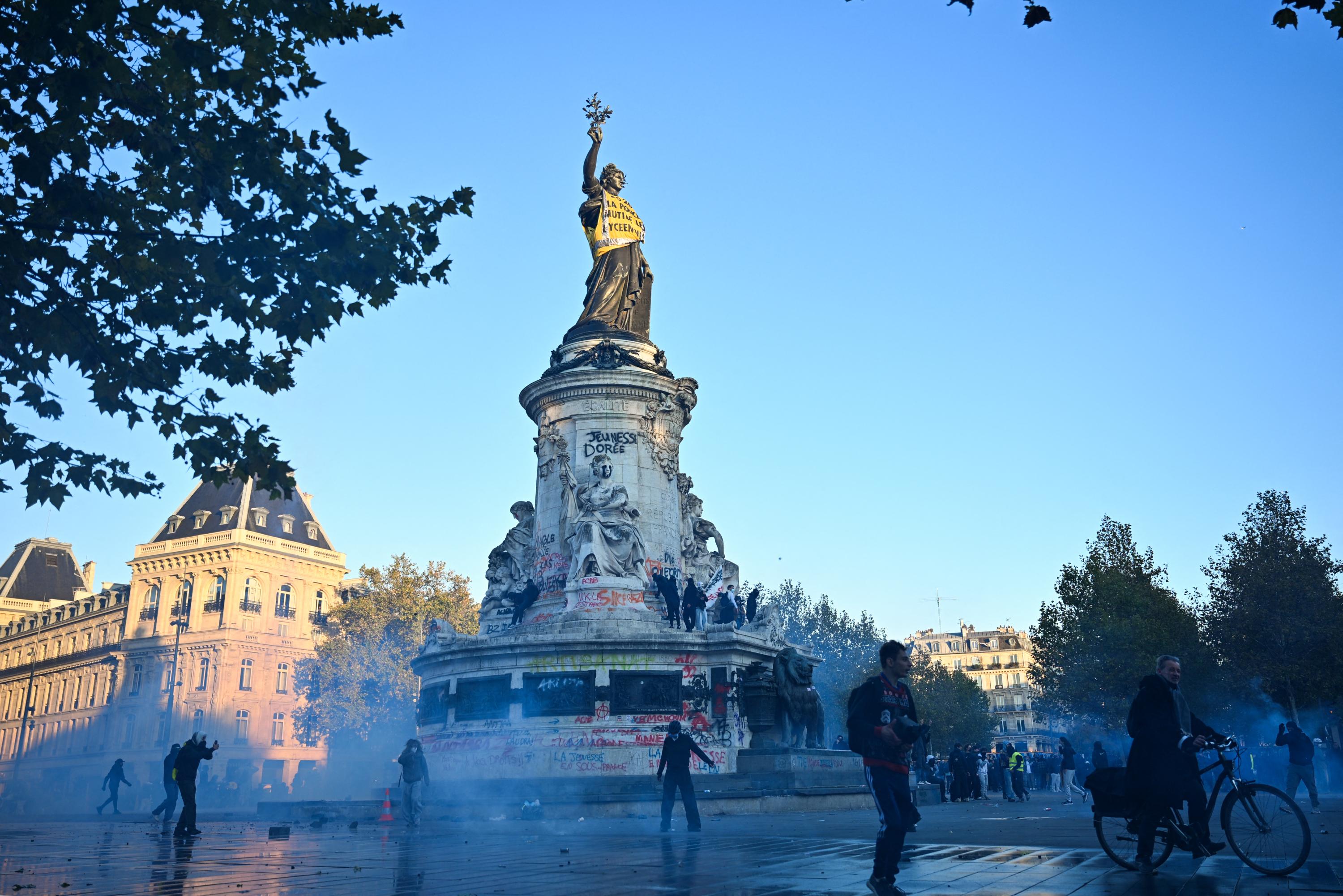 EN DIRECT - Violences urbaines : Paris, Nice, Lyon et Lille mettent en place des couvre-feux dans certains quartiers