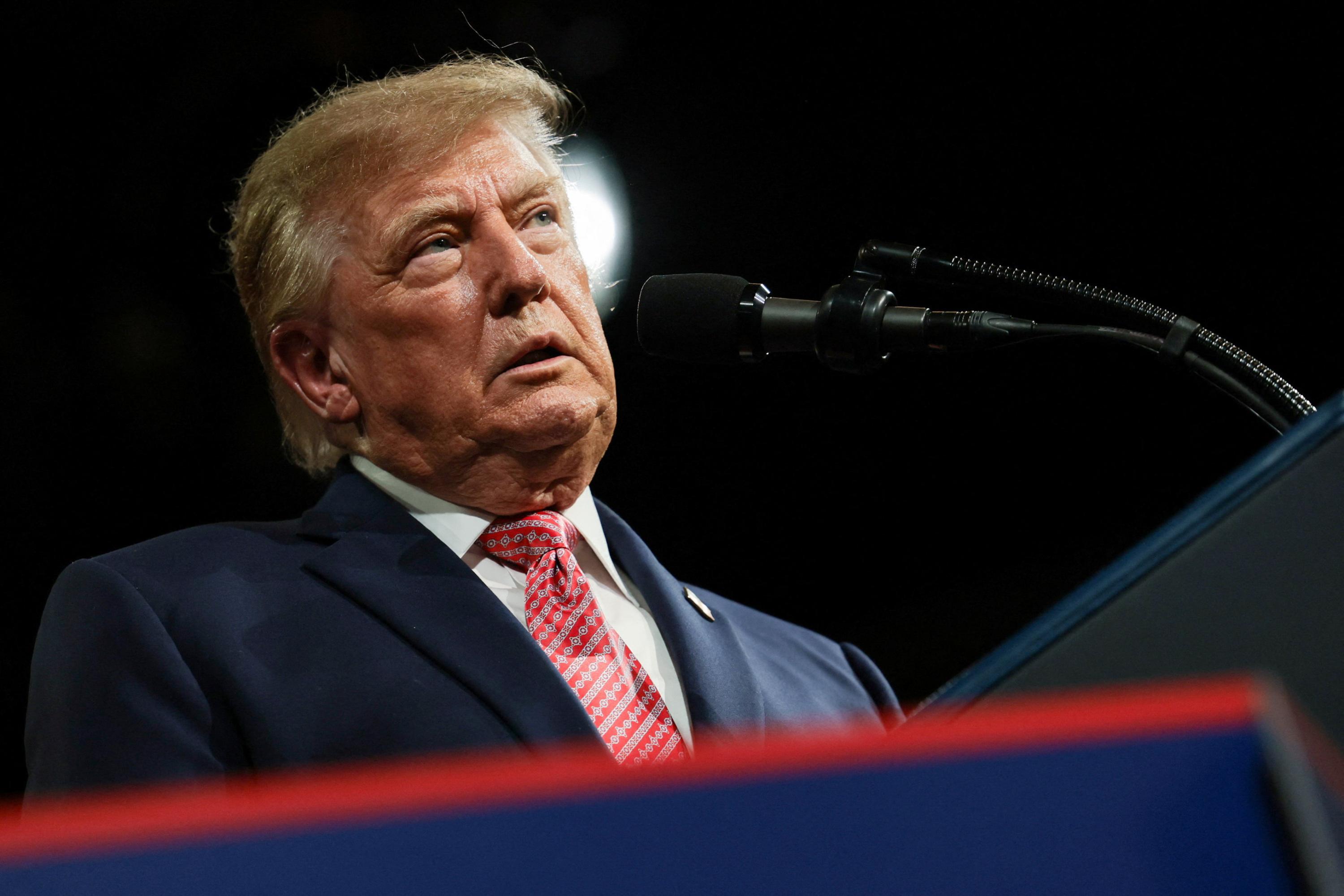 «Ne francisez pas notre Amérique» : le clan Trump se saisit des violences en France