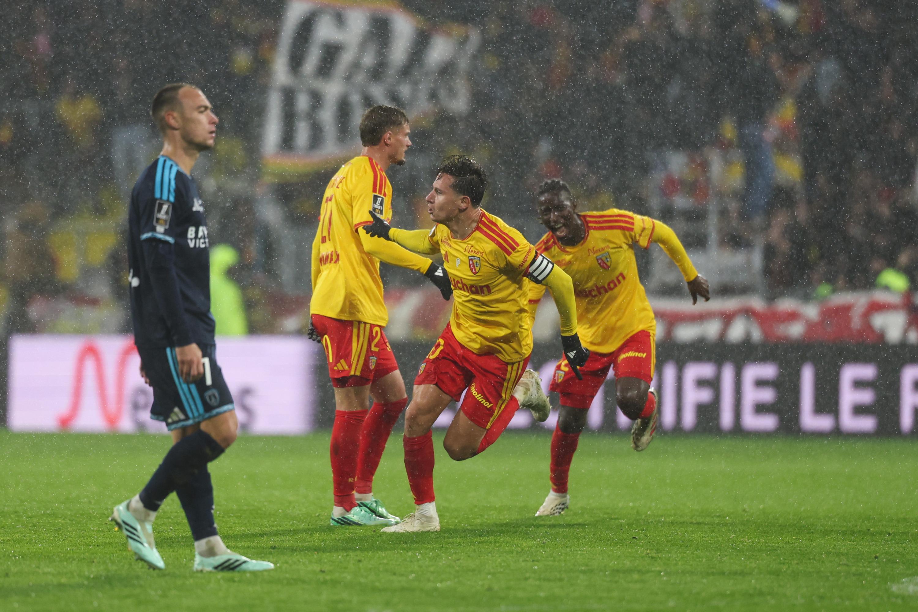 EN DIRECT - Lens-Paris FC : revivez la magnifique remontée des Sang et Or face au Paris FC