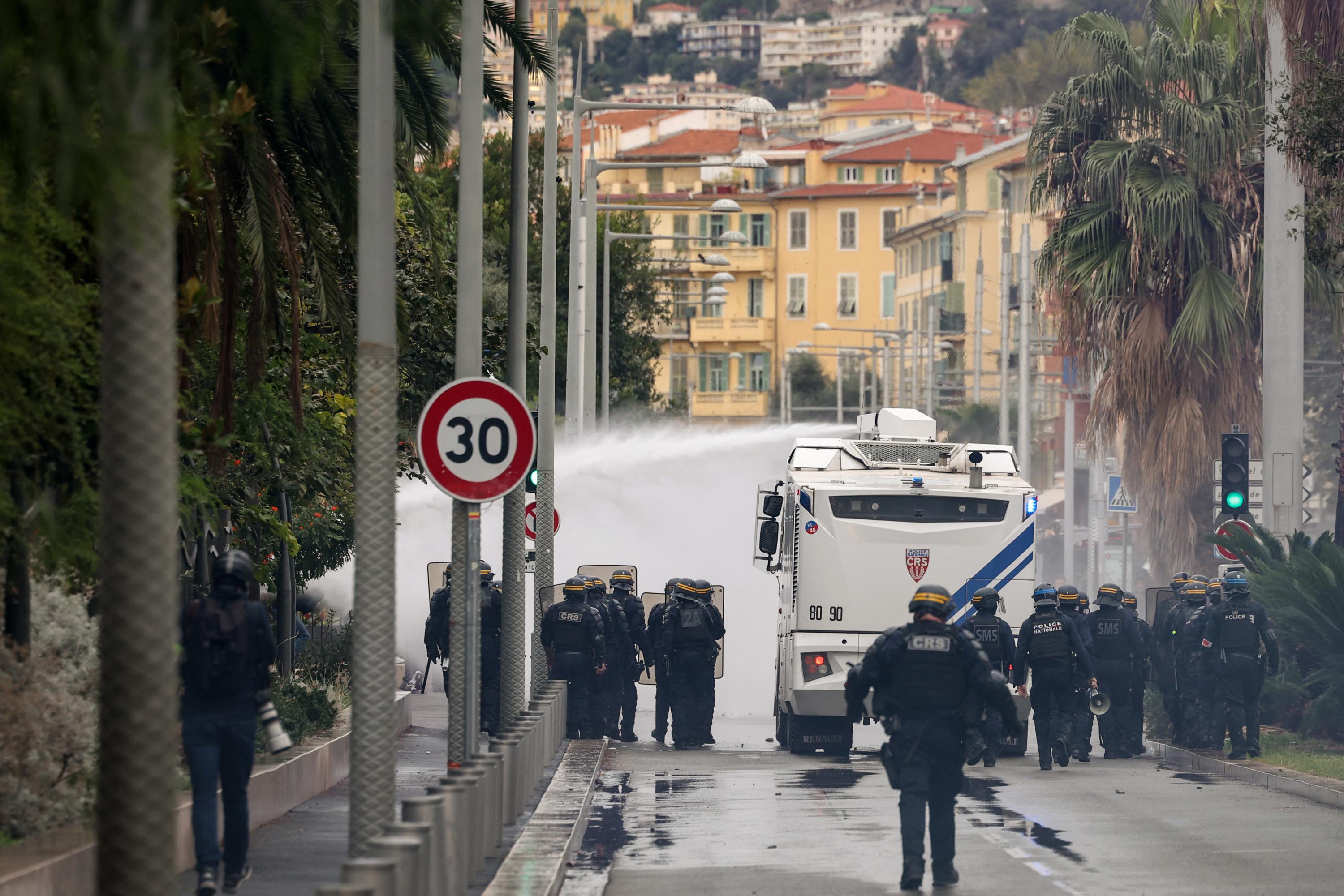 À Nice, une enquête ouverte après des violences de l’ultra-droite contre des manifestants 썸네일