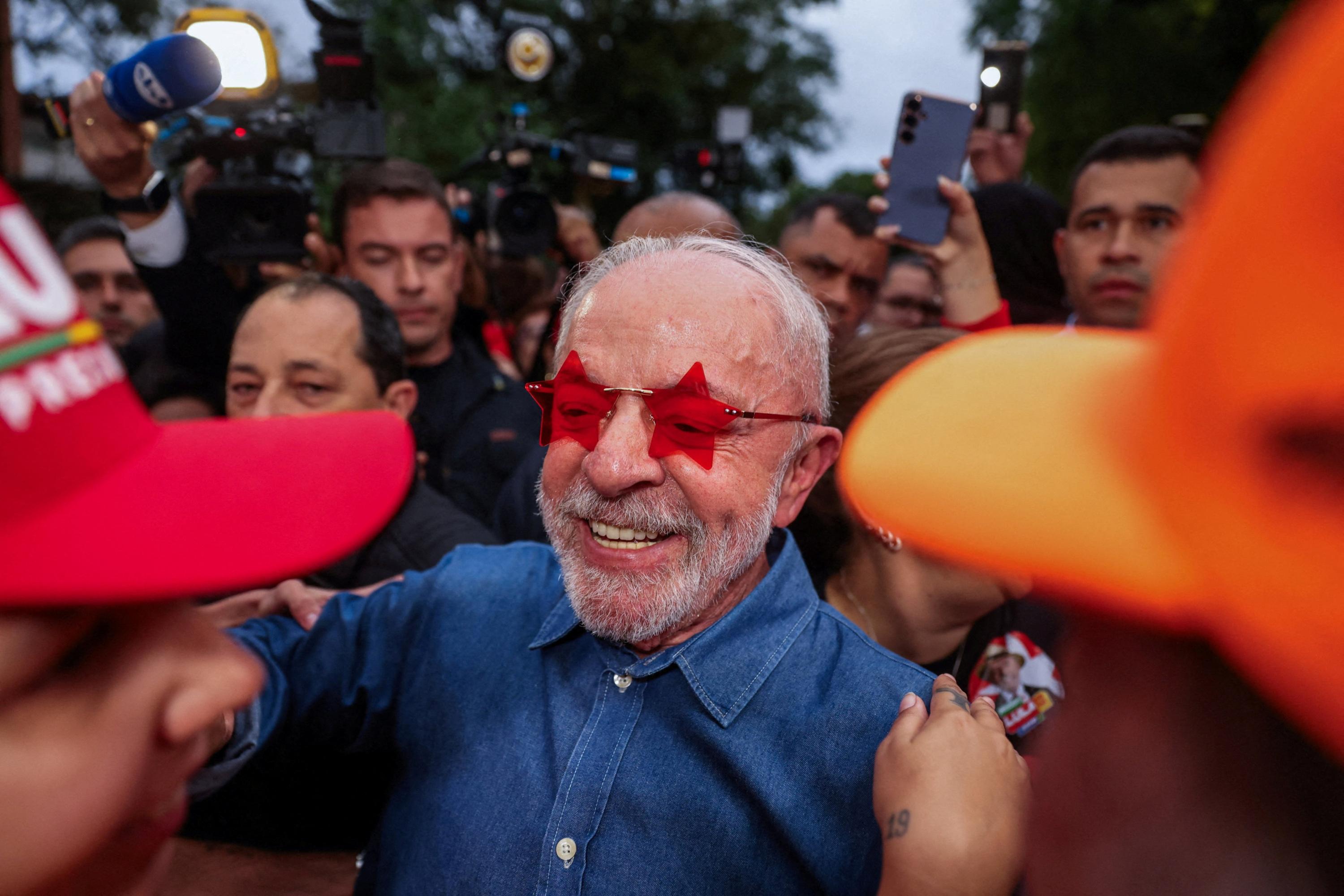 Contre toute attente, Lula décroche un quatrième mandat inédit, le Brésil reste à gauche