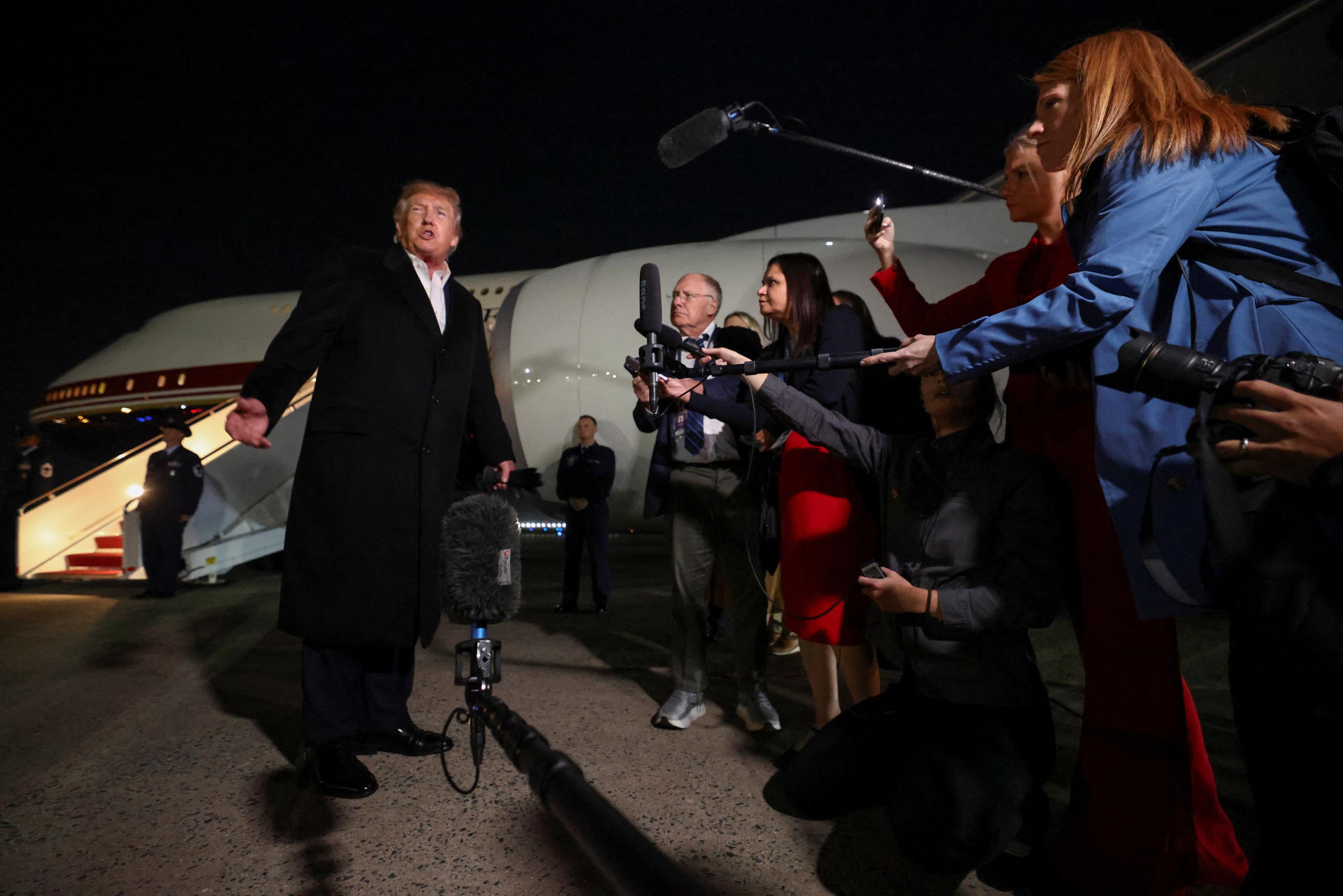 Guerre en Ukraine : Trump dit qu'une rencontre entre Poutine et Zelensky va être organisée «très bientôt»