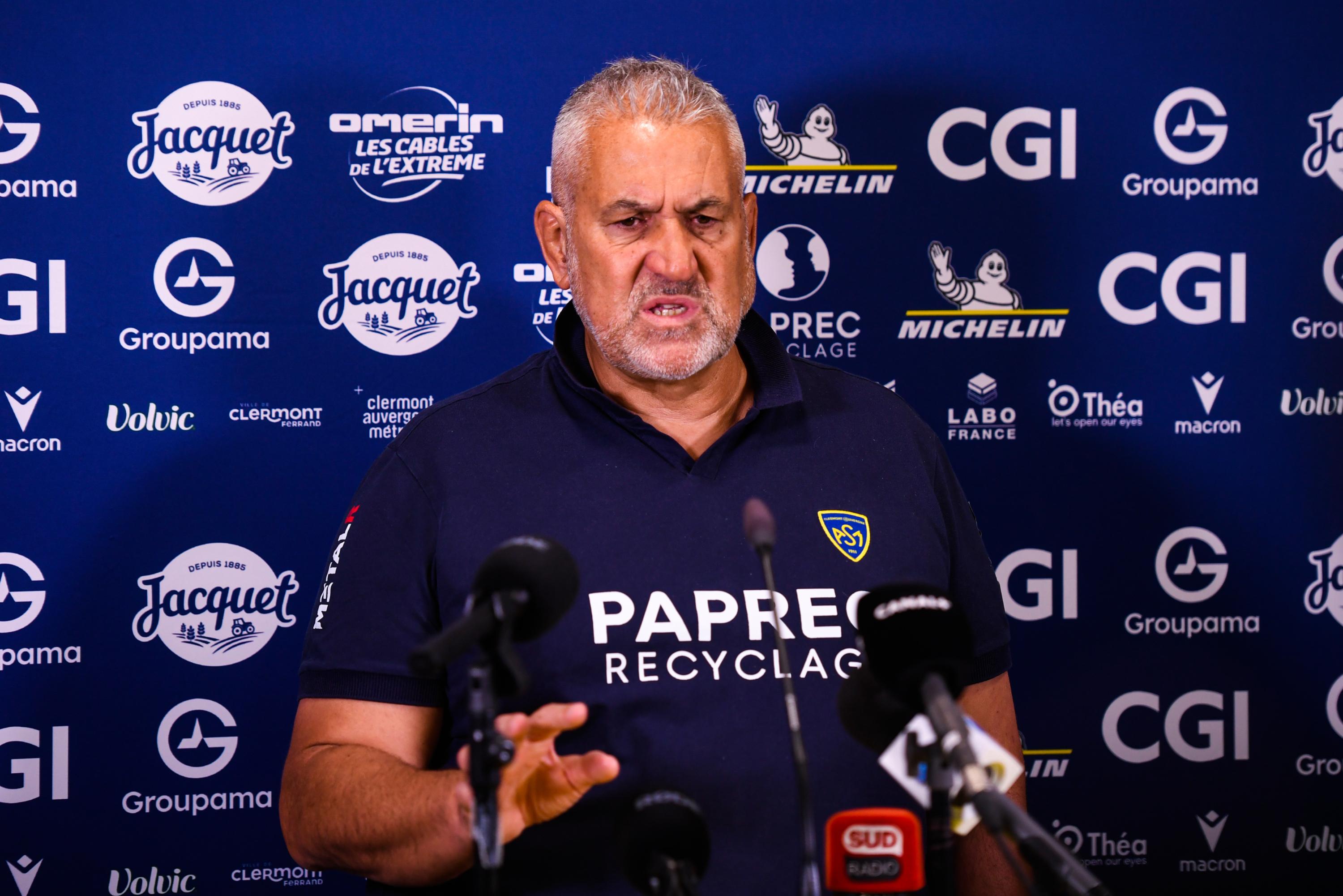 Top 14 : Clermont en crise, Christophe Urios se contente de lire un texte en conférence de presse (vidéo)