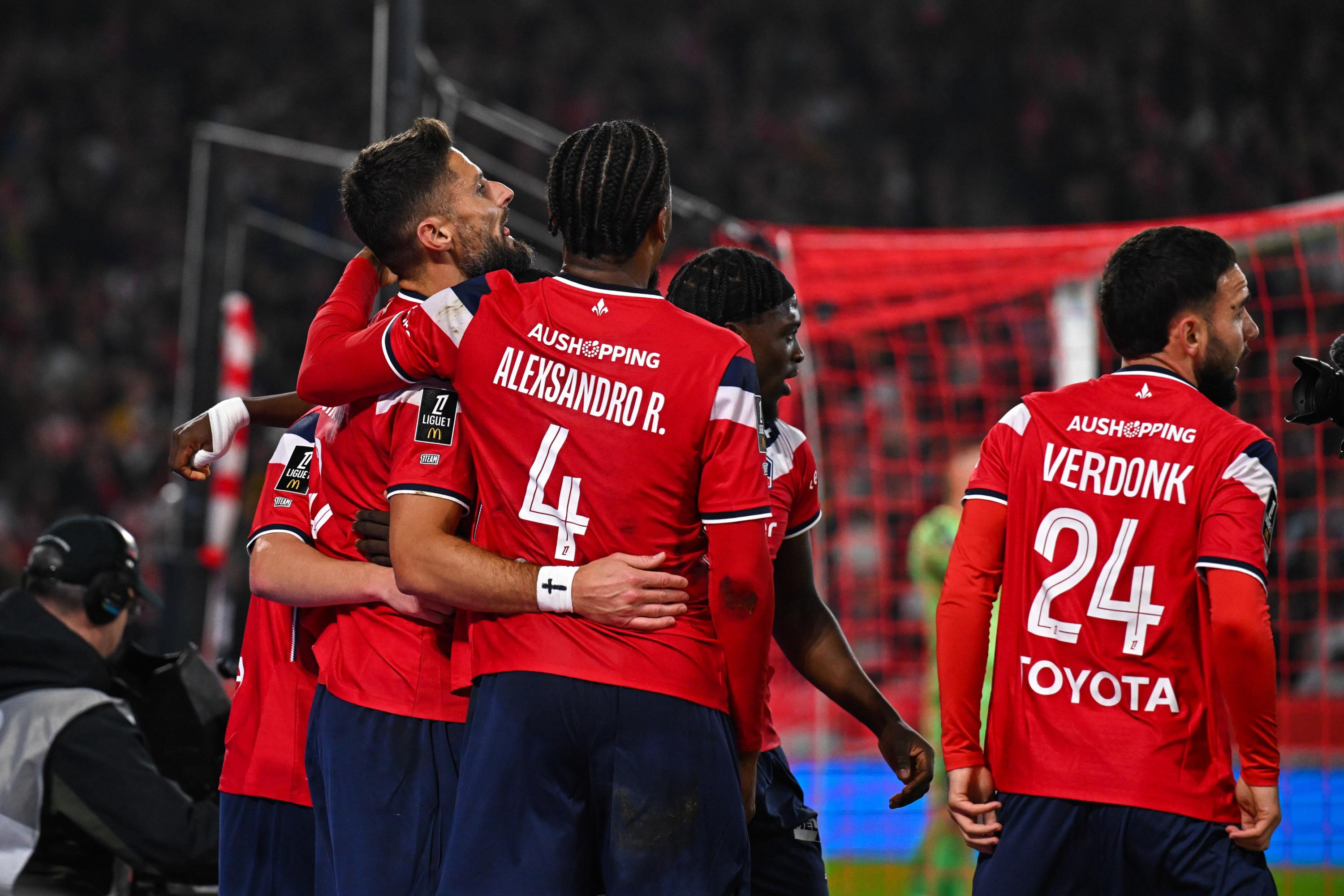 Ligue 1 : l’éternel Giroud délivre Lille face à Lens dans le derby du Nord